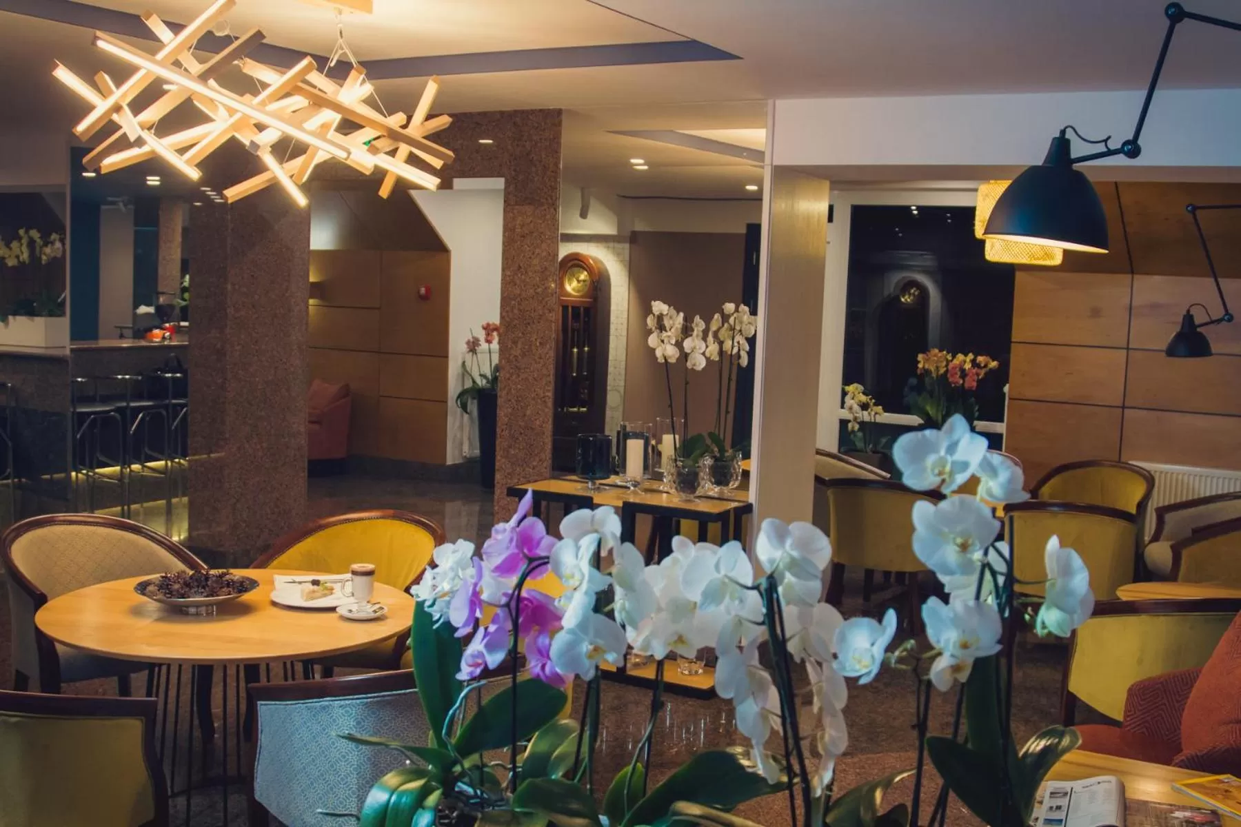 Communal lounge/ TV room in Ukraina Hotel