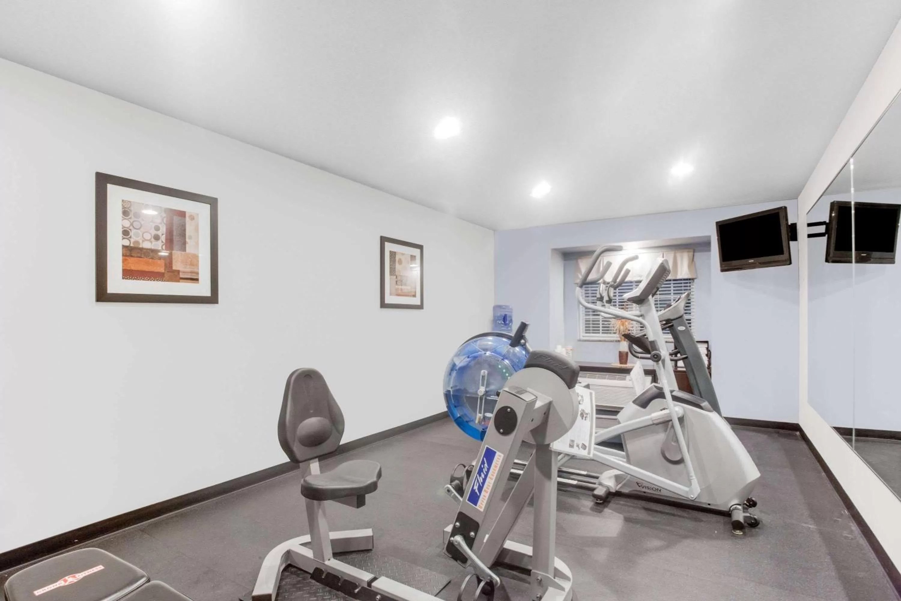 Fitness centre/facilities in Microtel Inn & Suites Bath