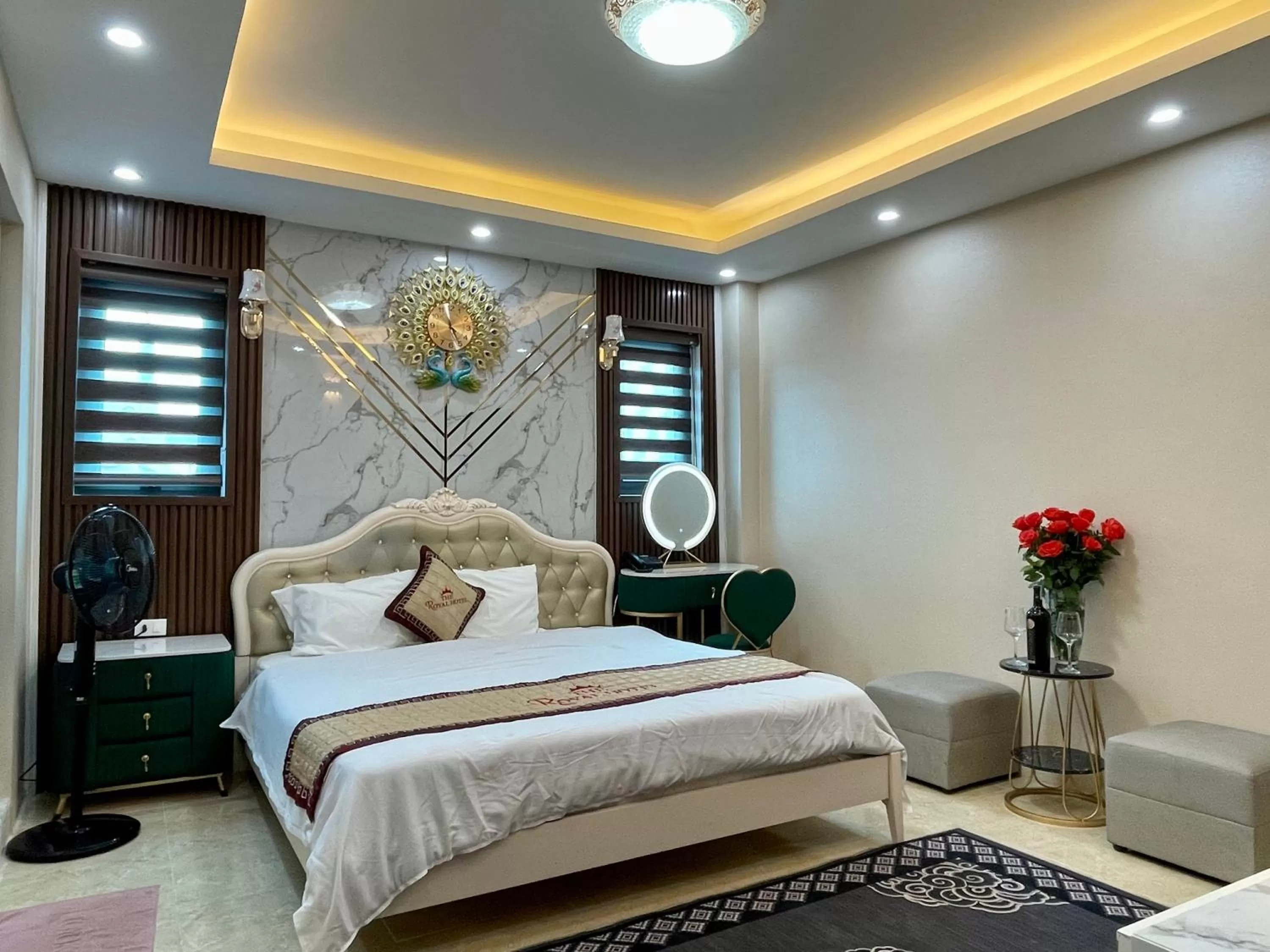 Bed in The Royal Hotel Near West Lake