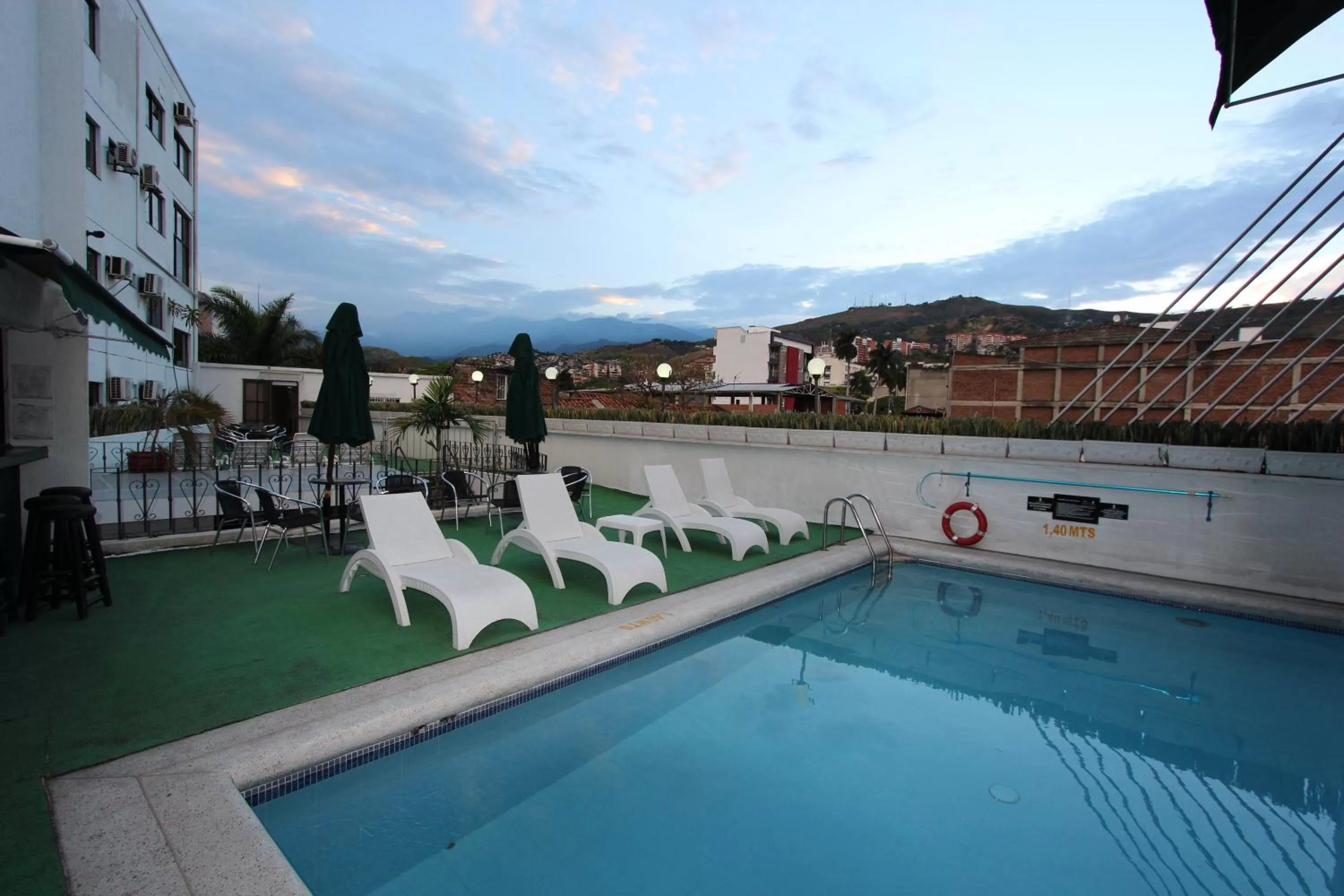 Swimming pool in Hotel San Fernando Real