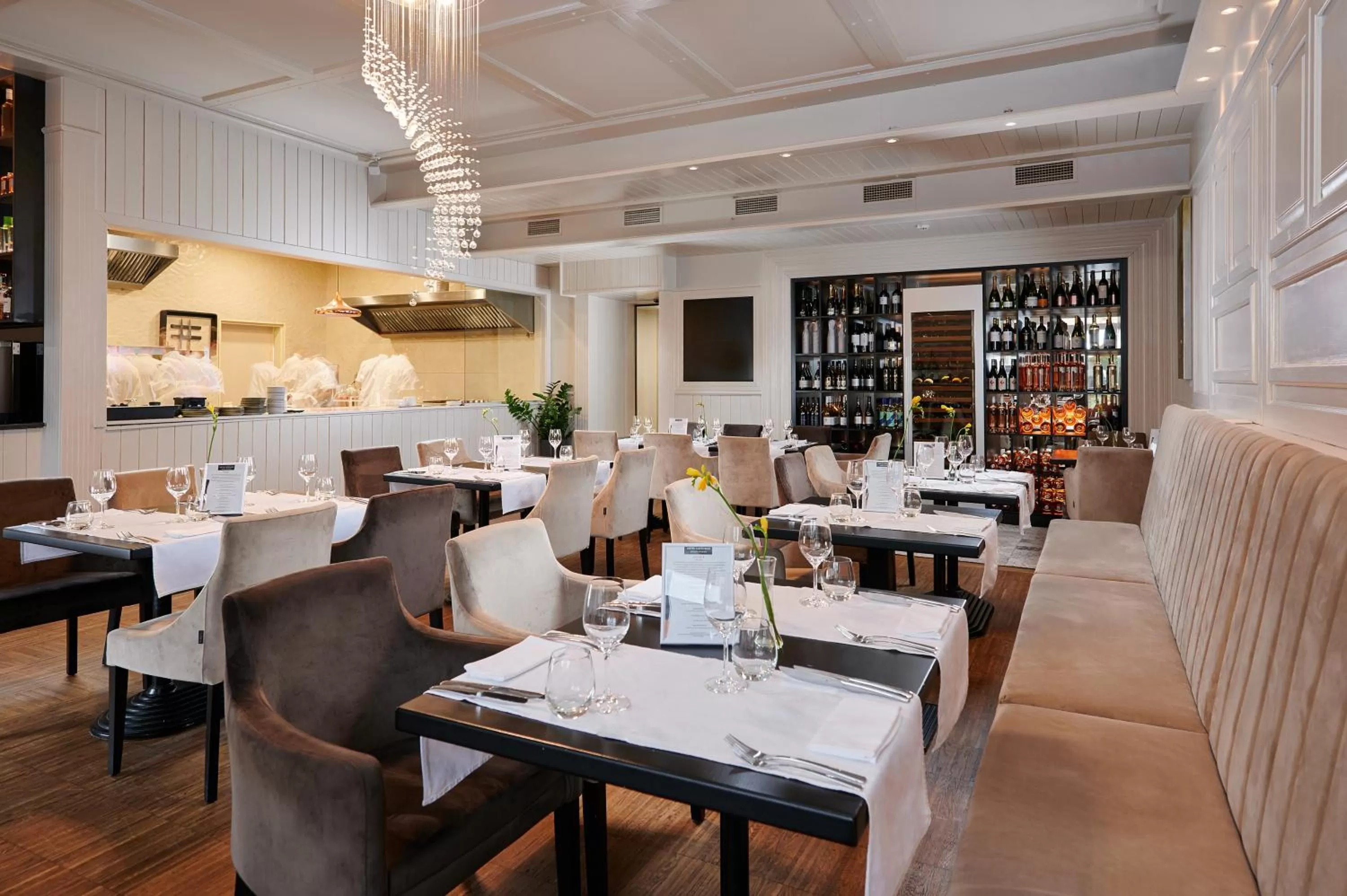 Restaurant/places to eat in Artis Boutique Hotel