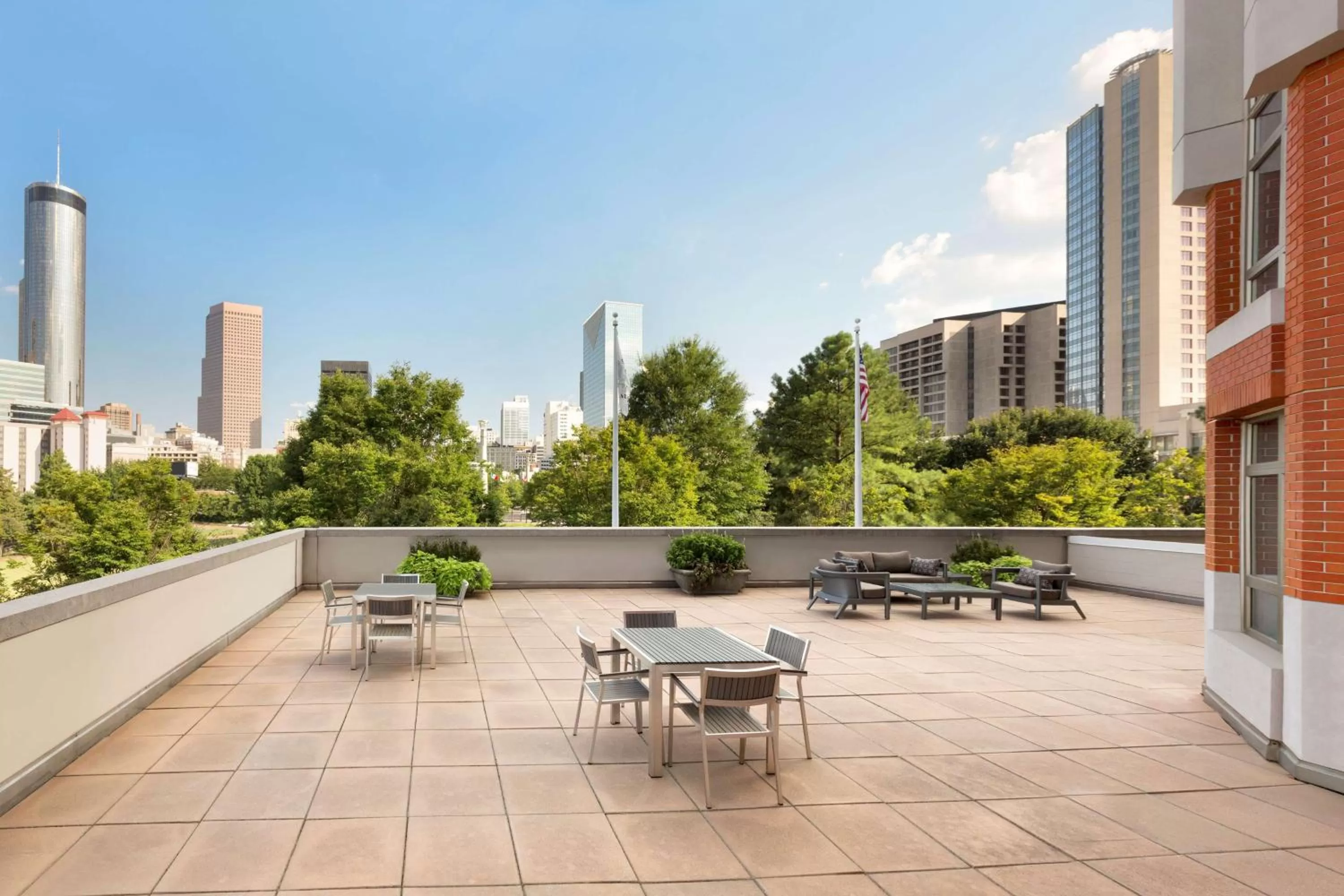Living room in Embassy Suites by Hilton Atlanta at Centennial Olympic Park