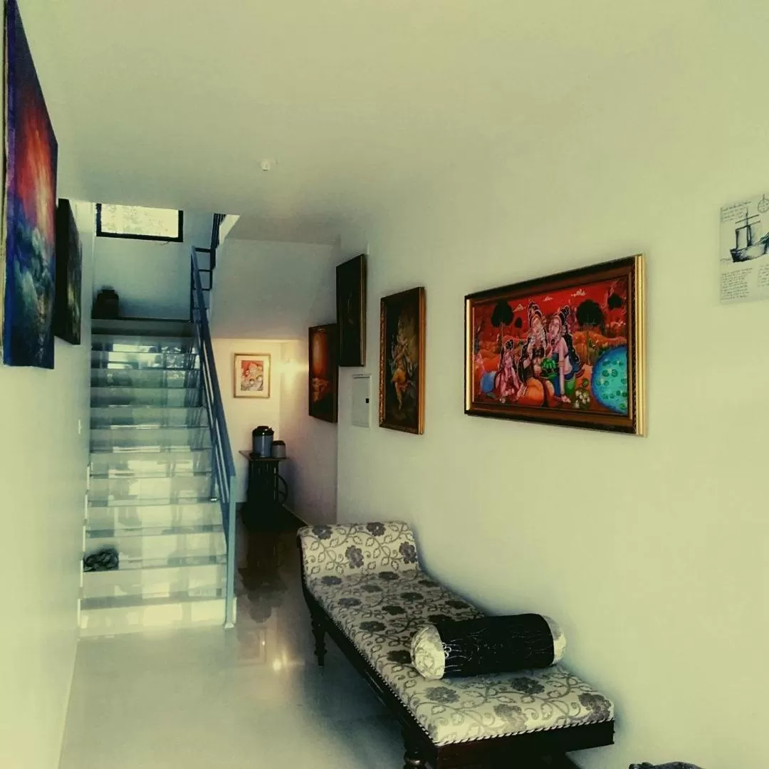 Seating area in Sherly Cottages