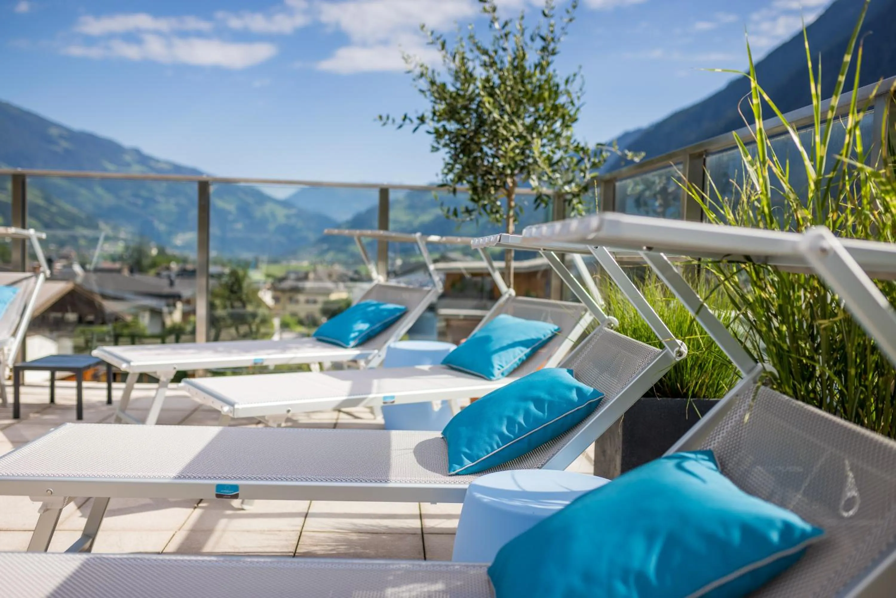 Pool view in MANNI das Hotel