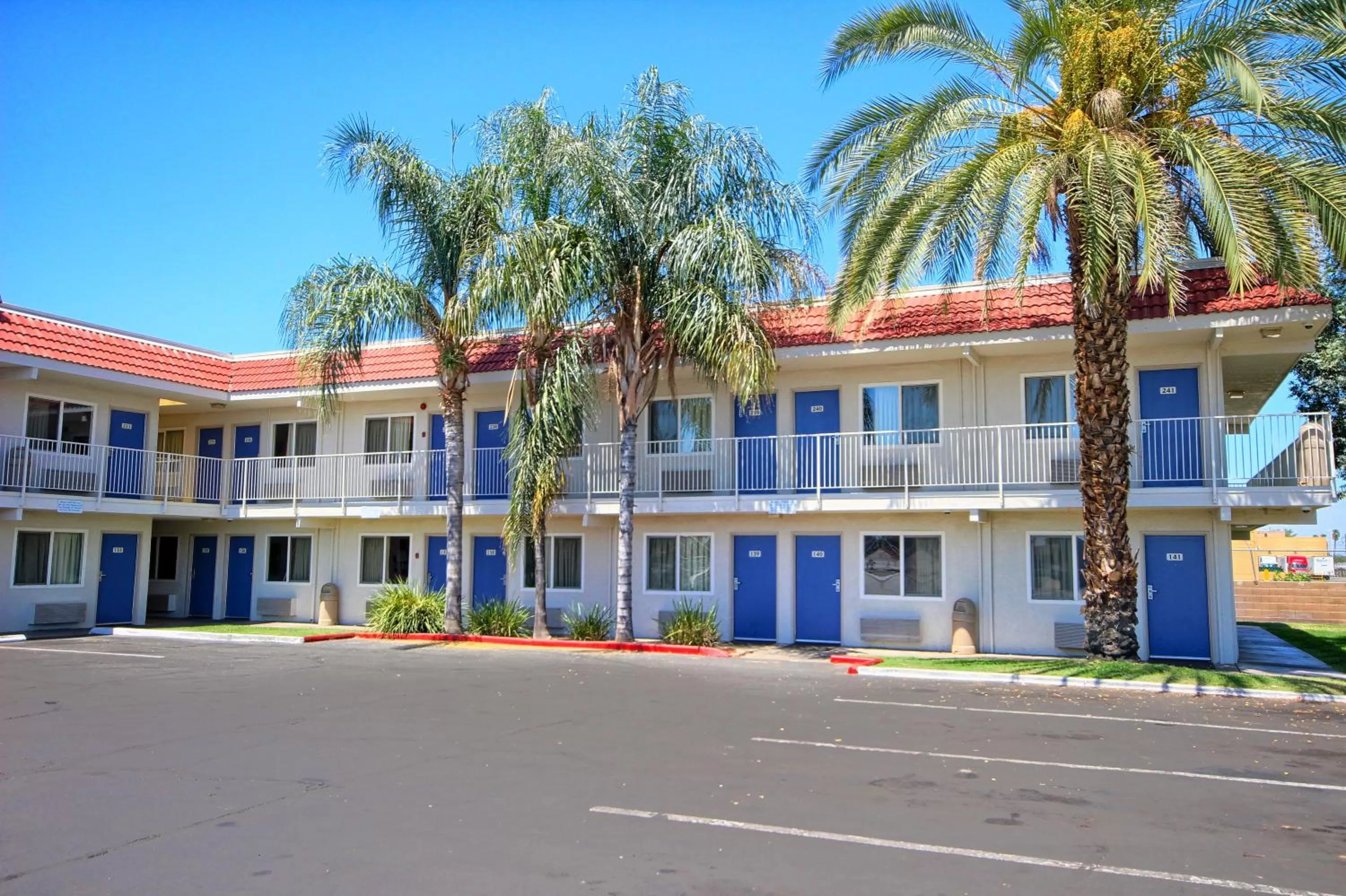 Property building in Motel 6-Fresno, CA - Blackstone South