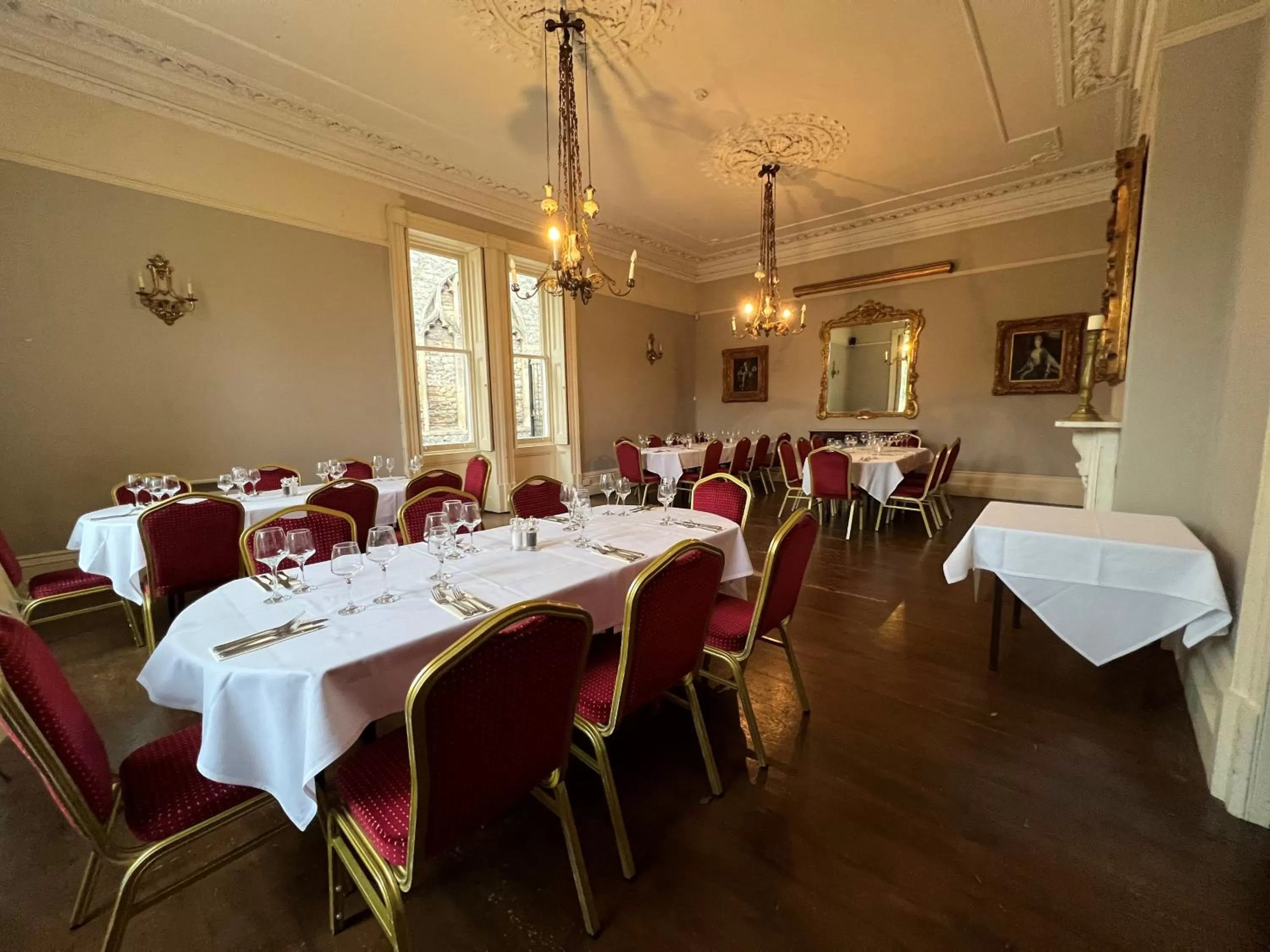 Restaurant/places to eat in The Old Manor House Hotel