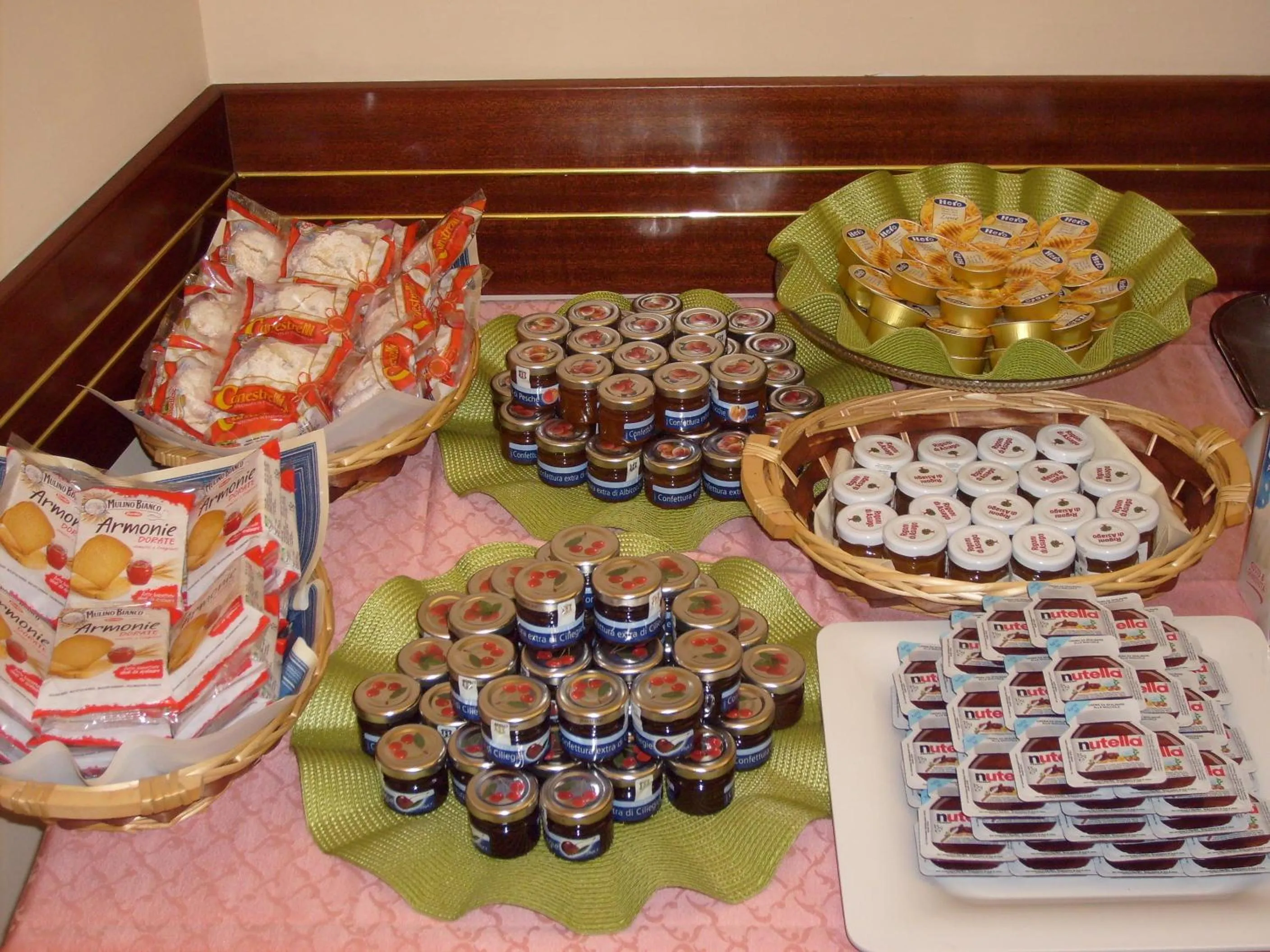 Food and drinks in Hotel Motel Flower