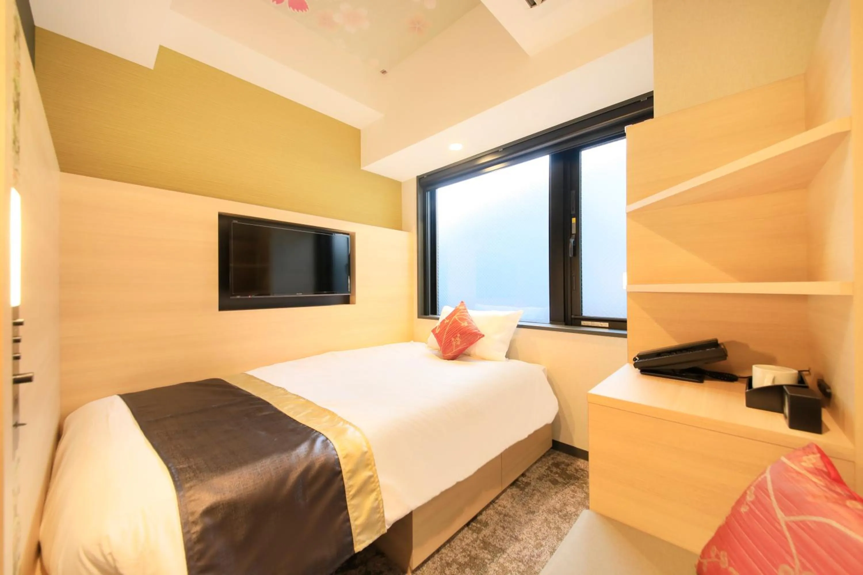 Photo of the whole room, Bed in The Hedistar Hotel Kyoto Nijo Comic & Books