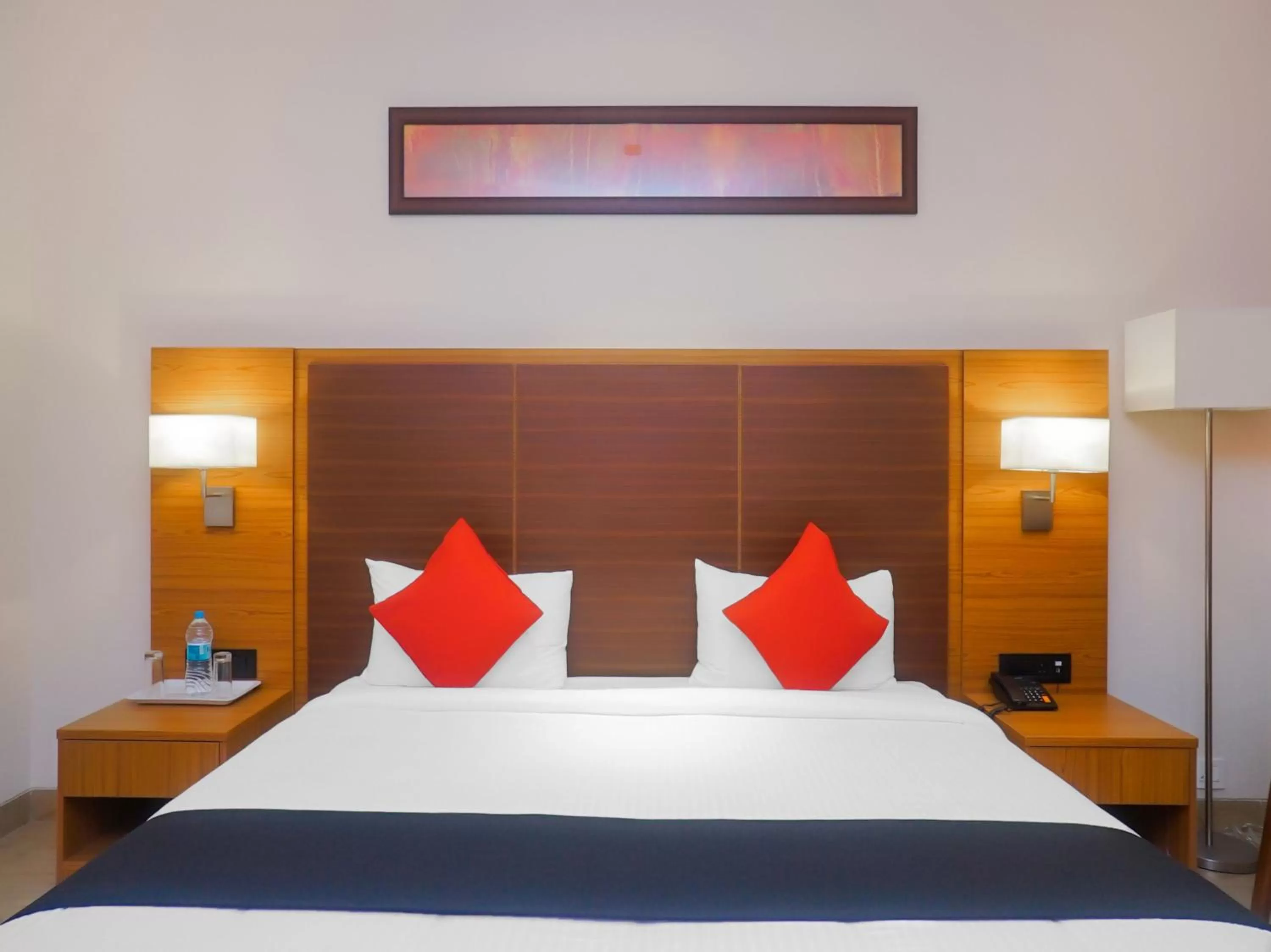 Bedroom, Bed in Grand Tamanna Hotel