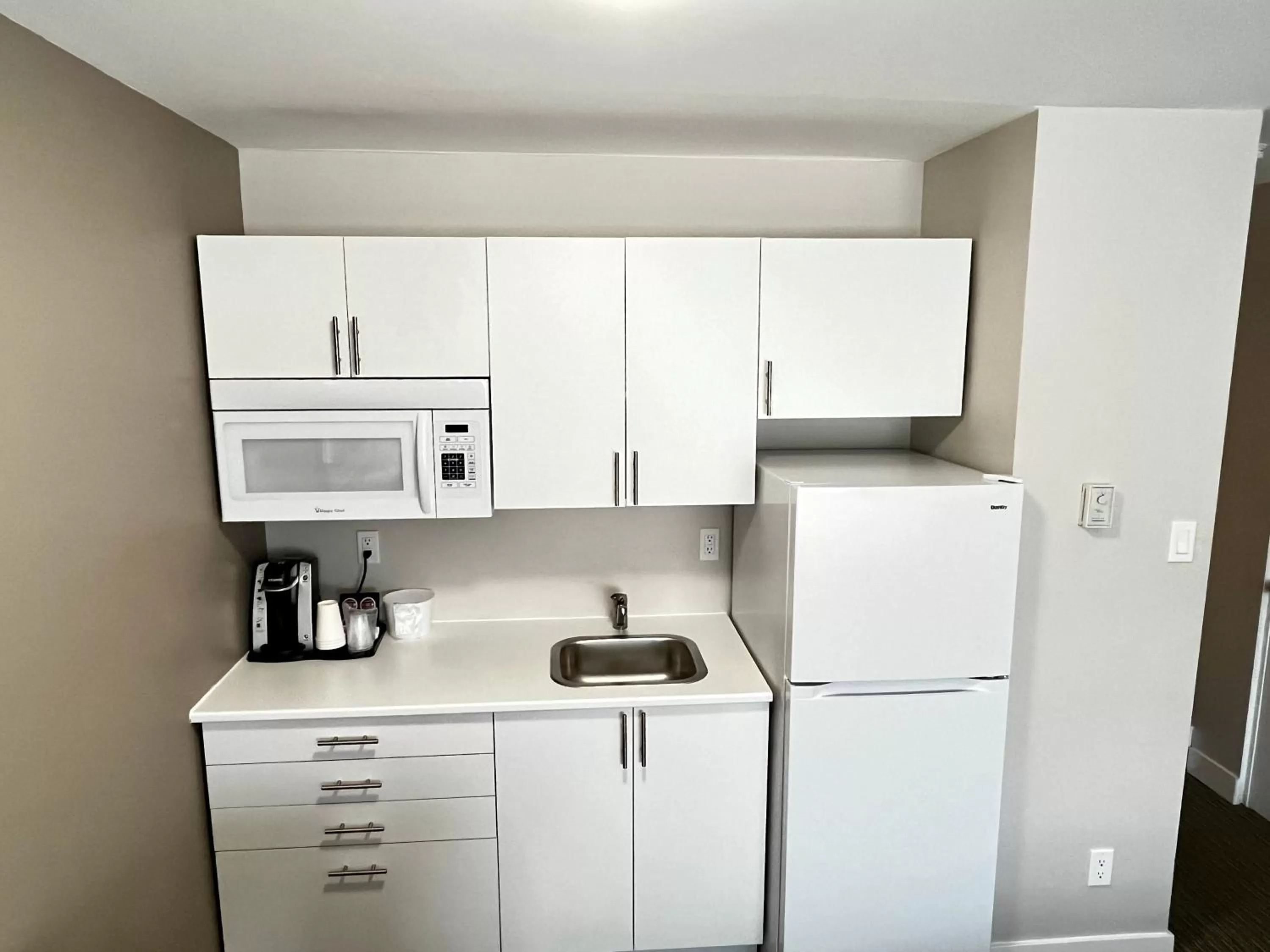 Kitchen or kitchenette in Anavada Inn & Suites - Prince George