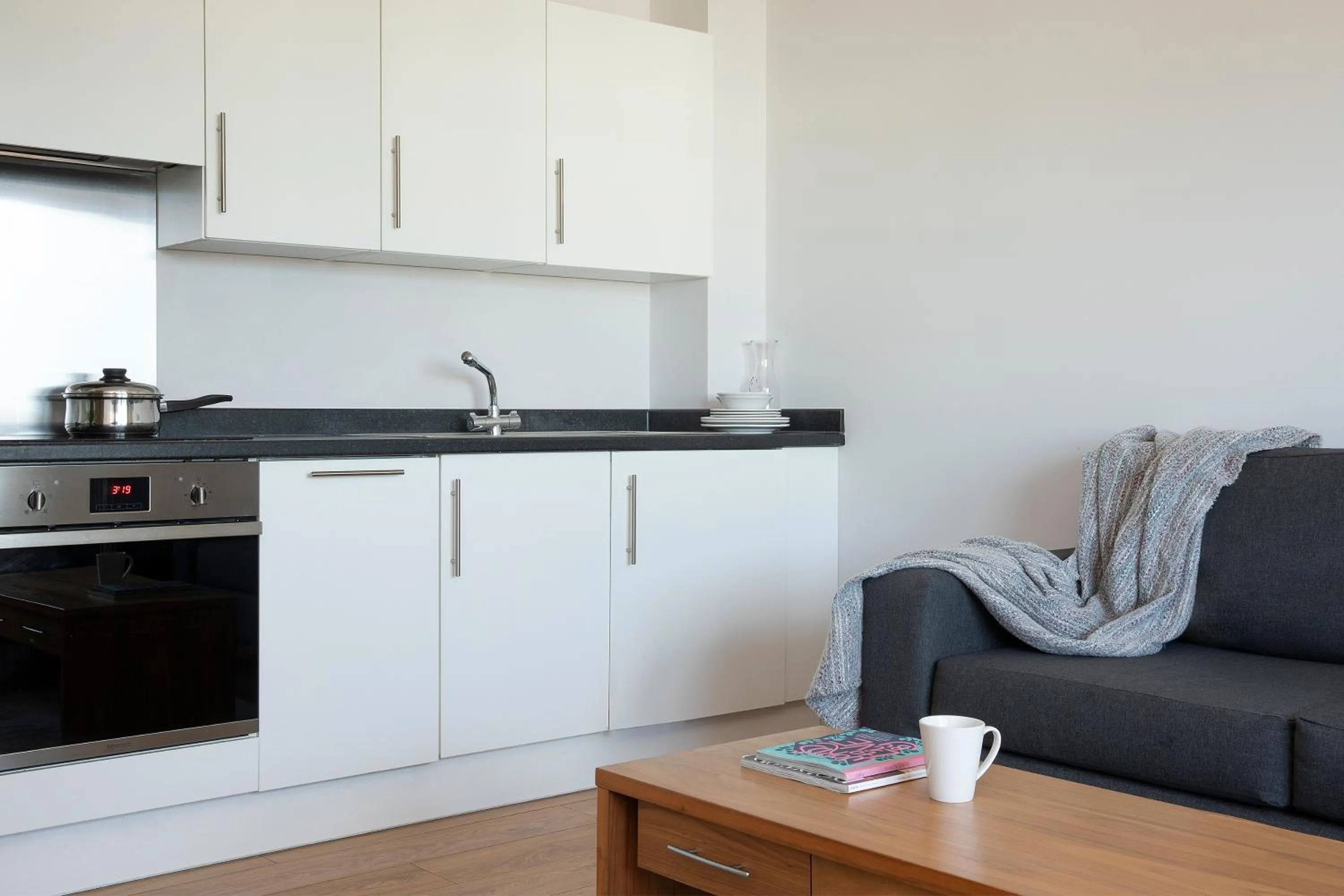 Coffee/tea facilities in HQ Aparthotel Farnborough