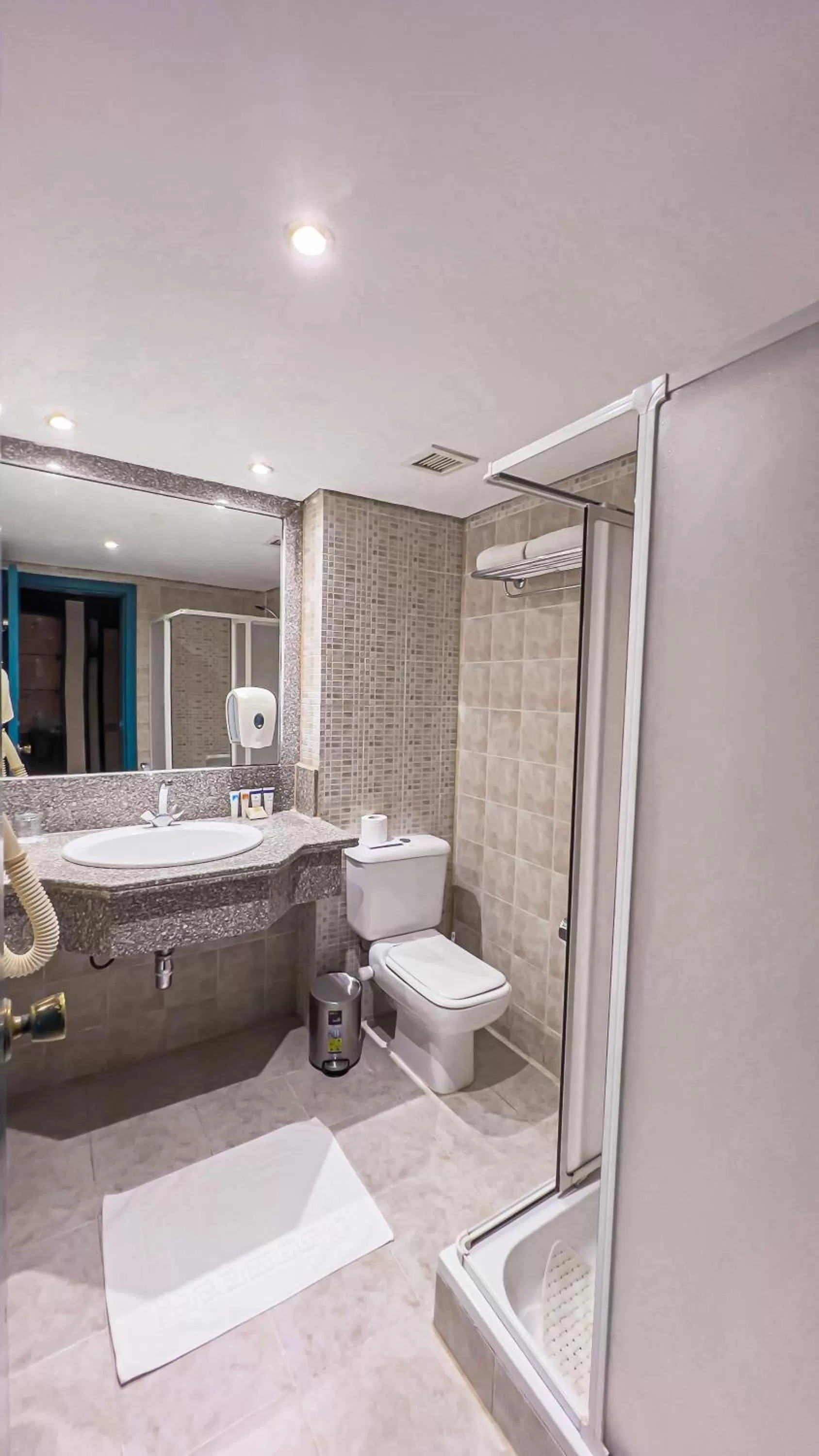 Palm Beach Resort Families and Couples only