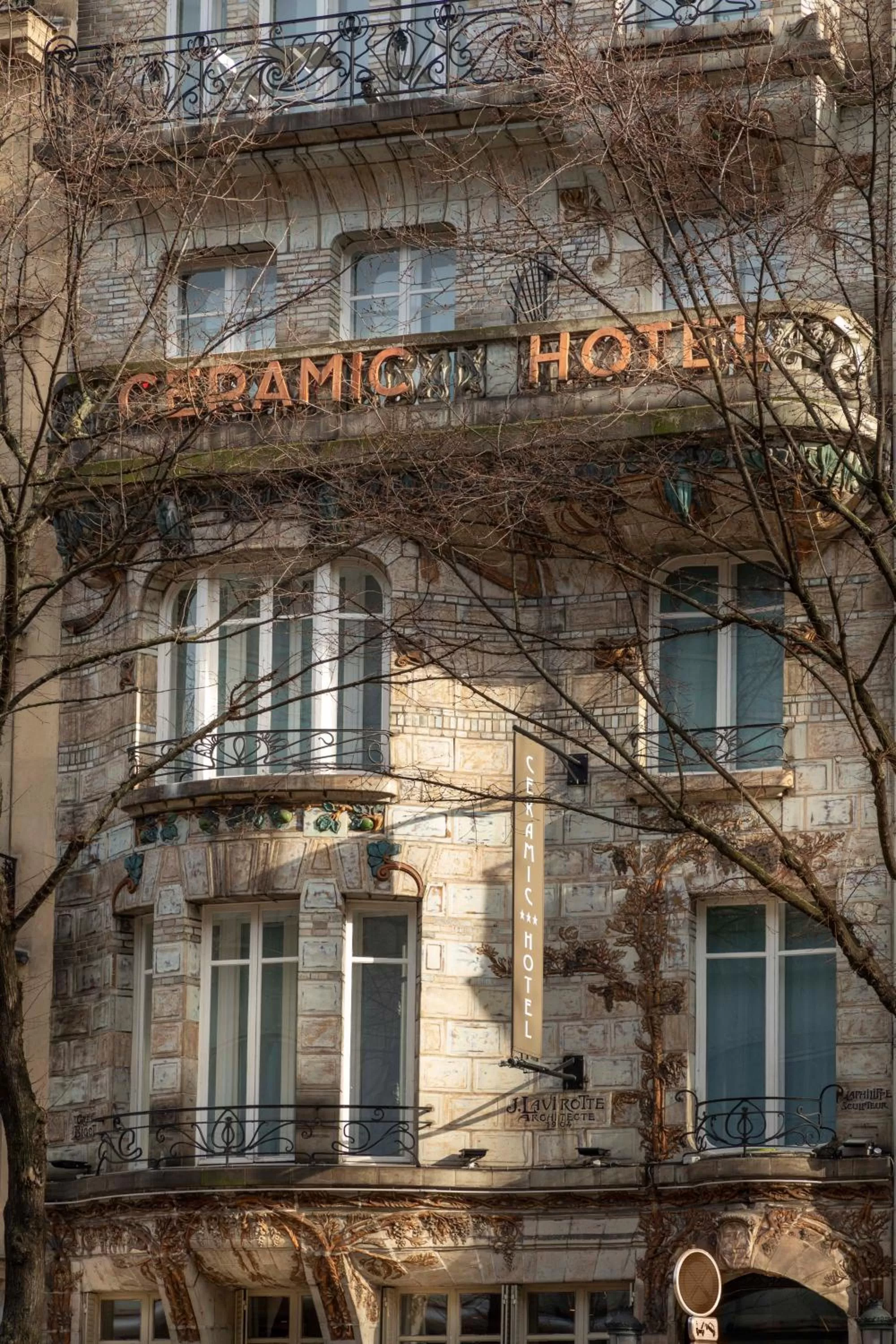 Property building in Elysées Ceramic