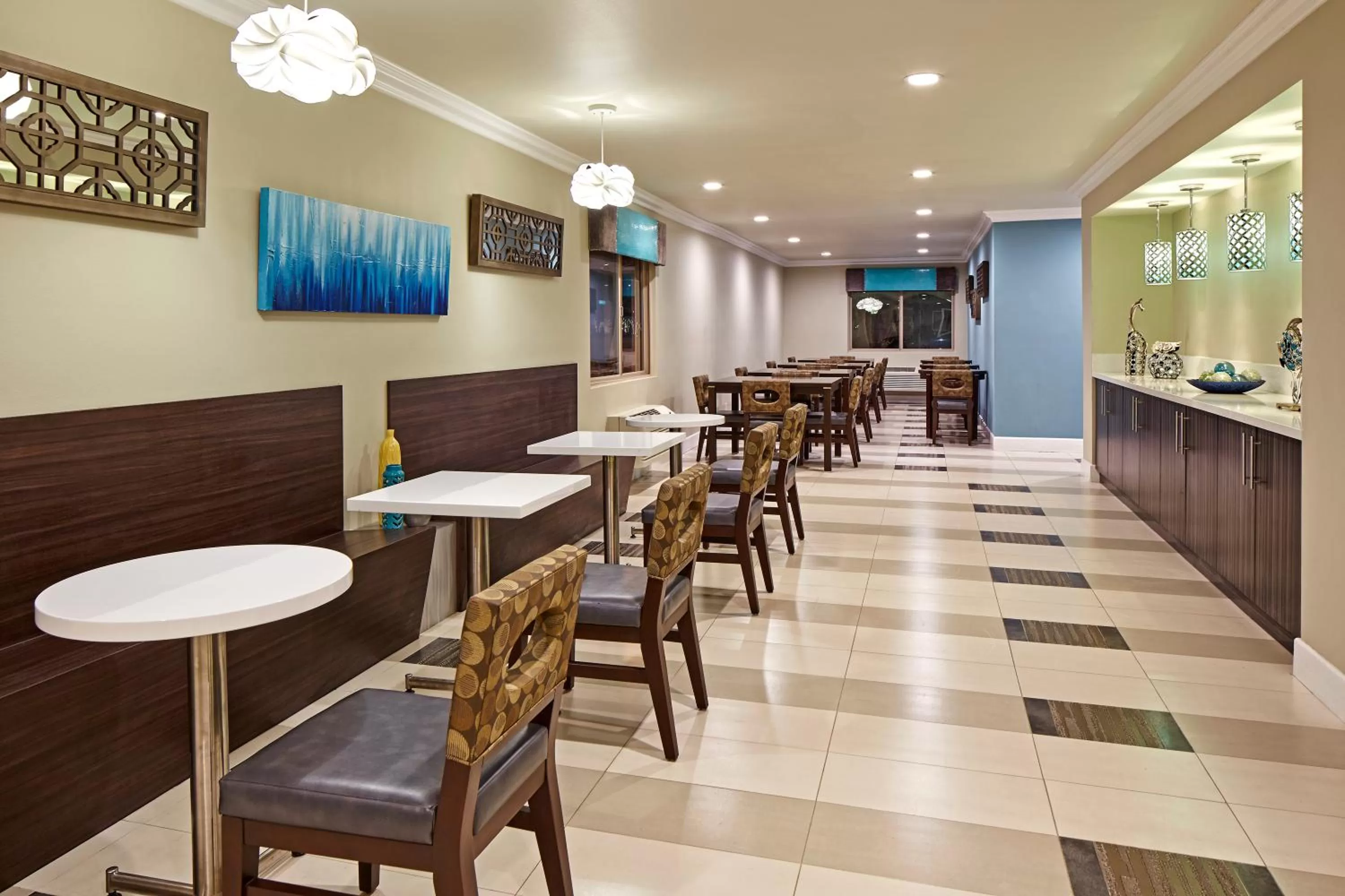 Lobby or reception in Eden Roc Inn & Suites near the Maingate