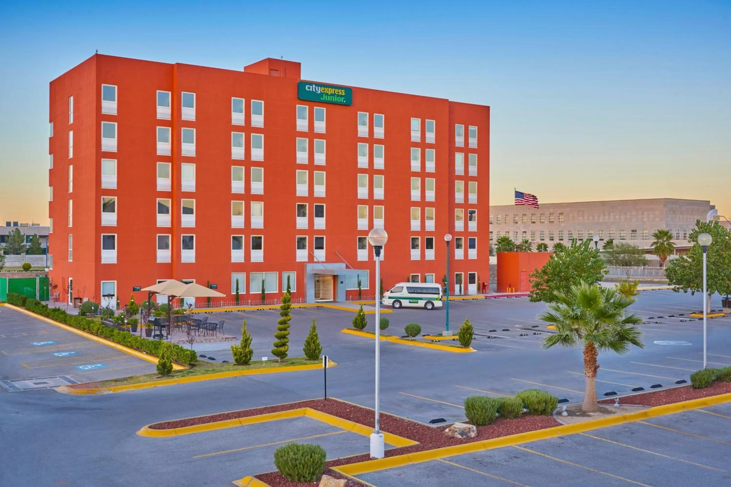 Property building in City Express Junior by Marriott Juarez Consulado