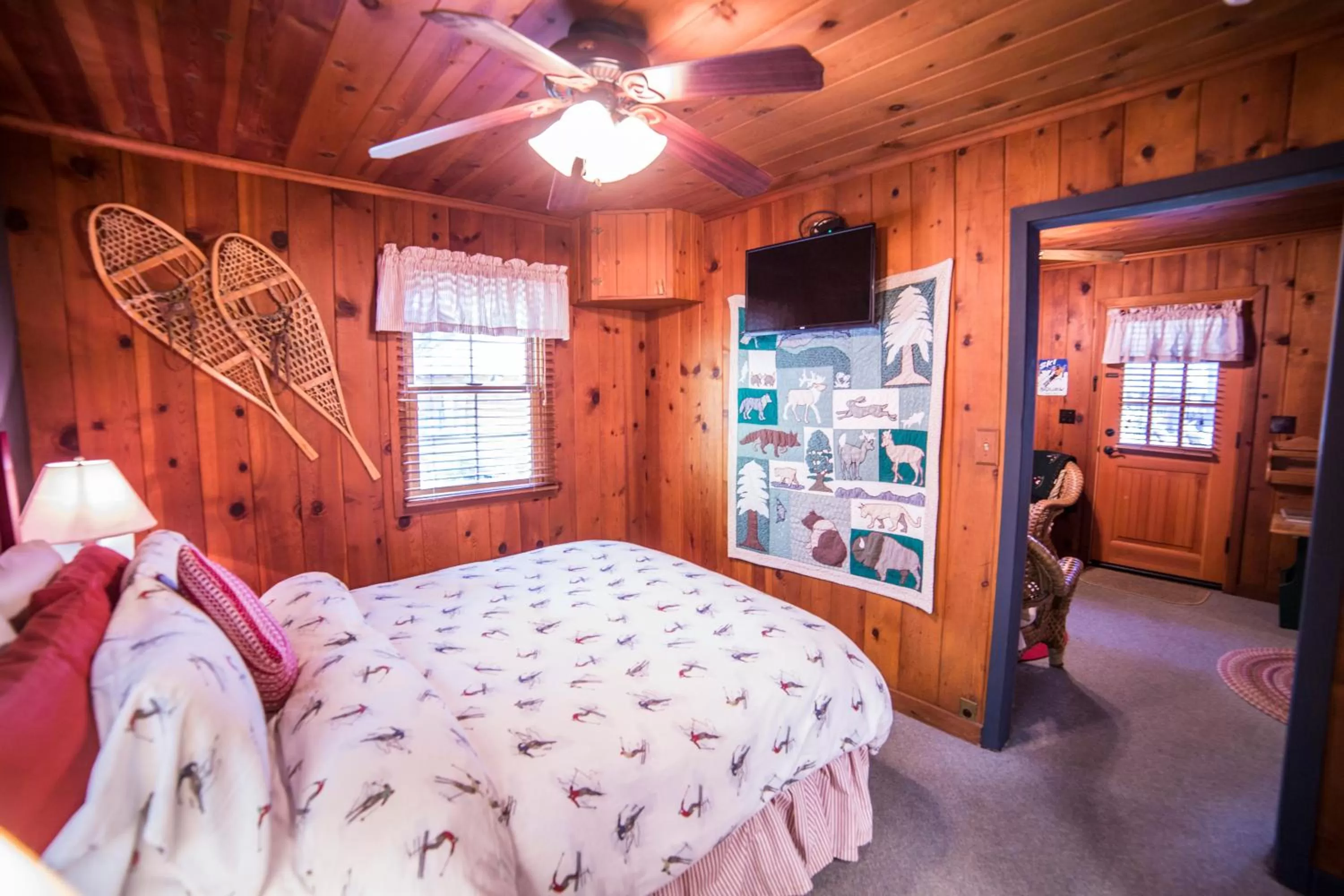 Photo of the whole room in Cottage Inn At Lake Tahoe