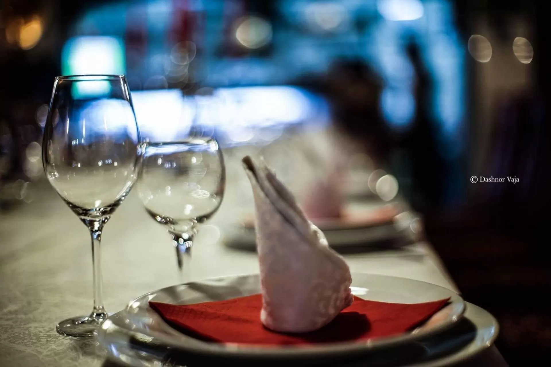 Restaurant/Places to Eat in Real Scampis Hotel