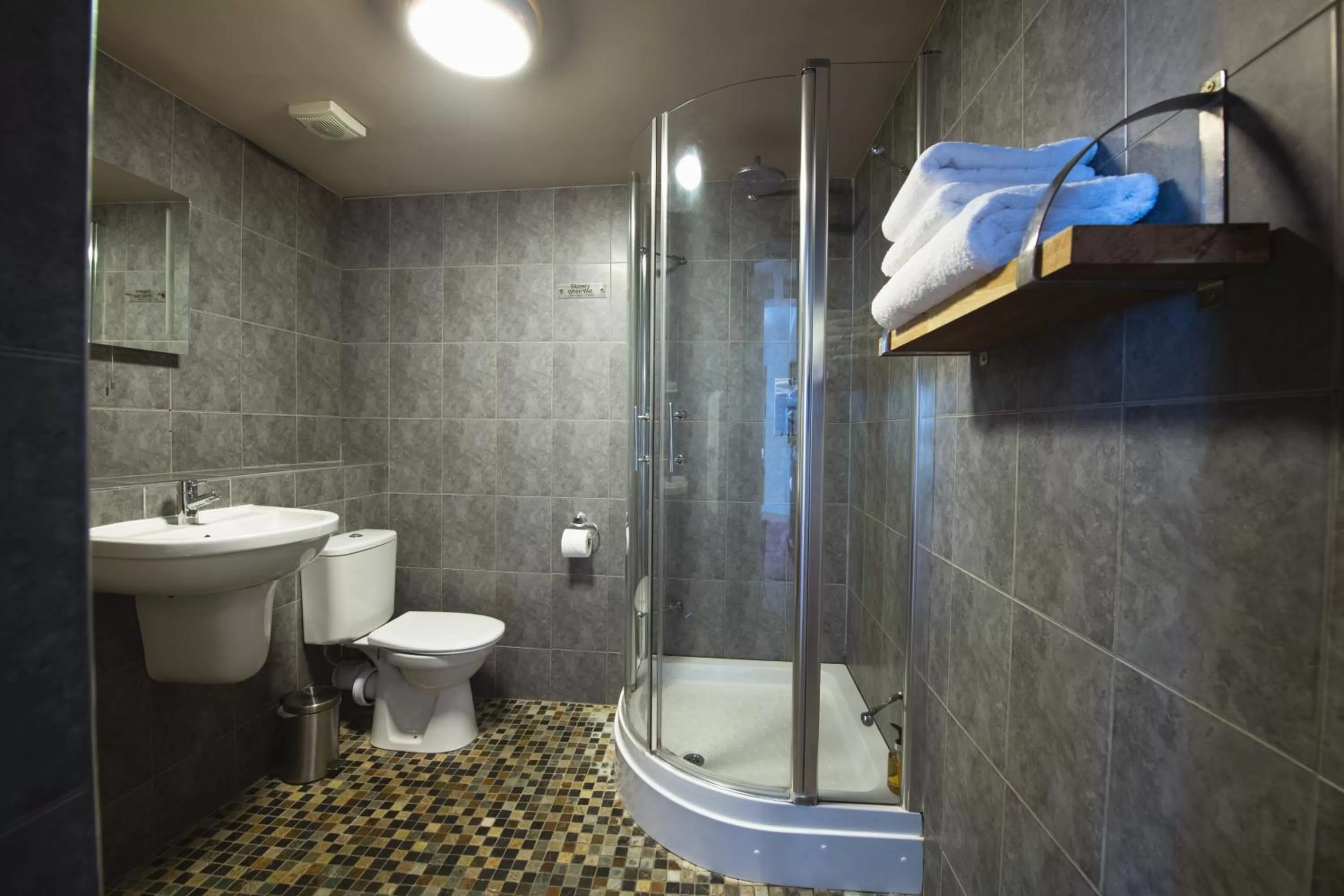 Bathroom in RHUBARB at Drapers Hall