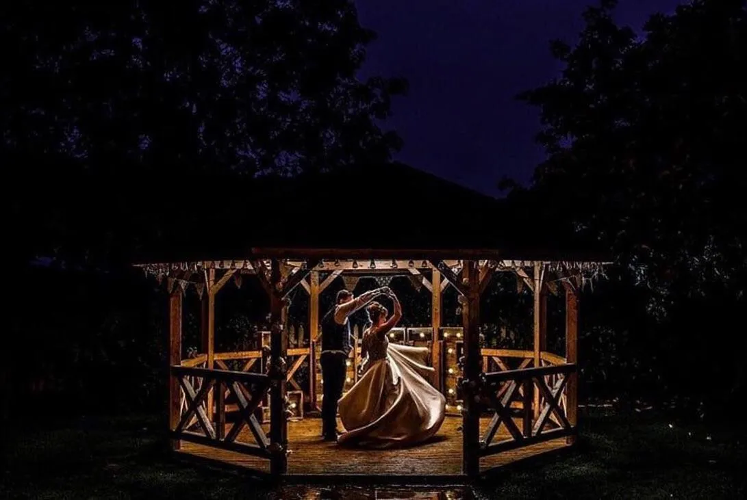 wedding in Slaters Country Inn