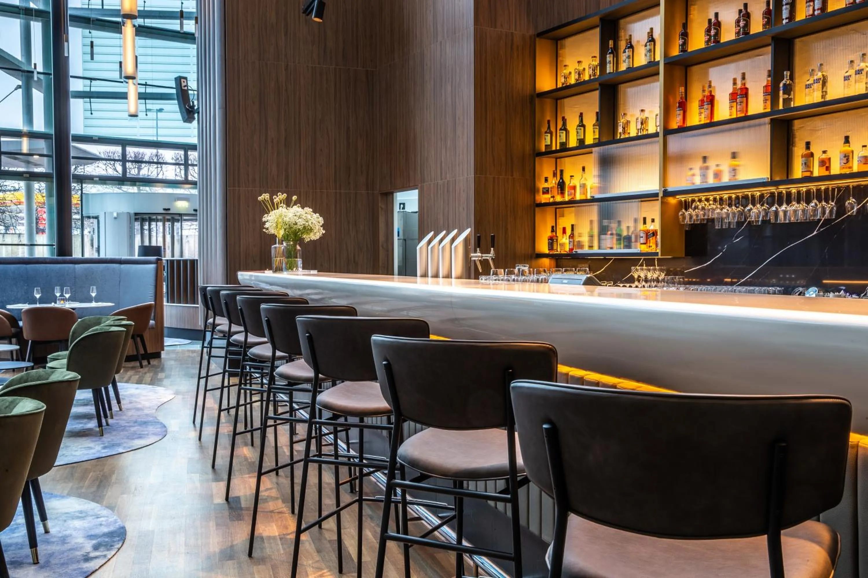 Lounge or bar in Radisson Blu Hotel Köln