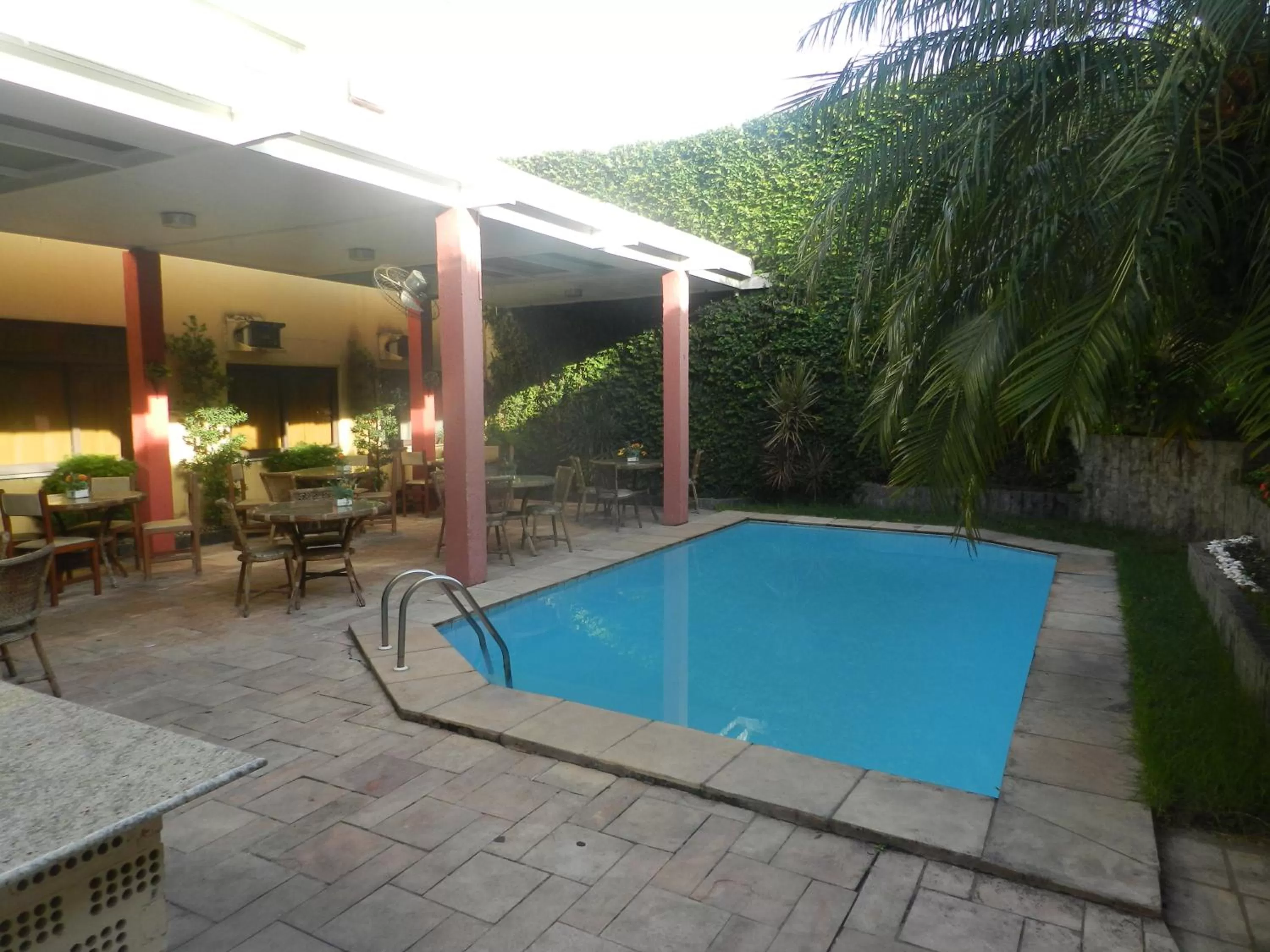 Garden view in Eldorado Inn