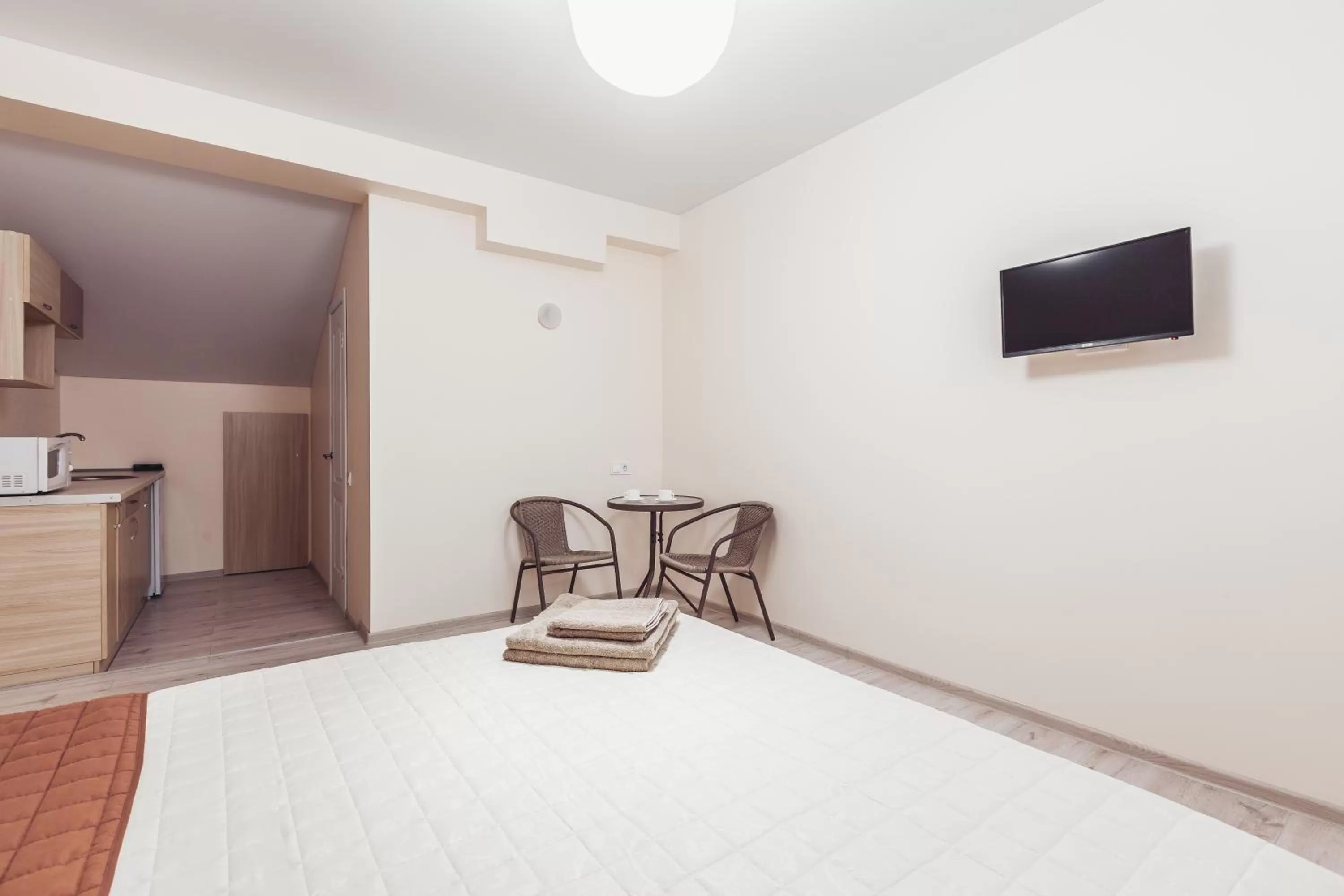 Bed in Apartments near Deribasovskaya