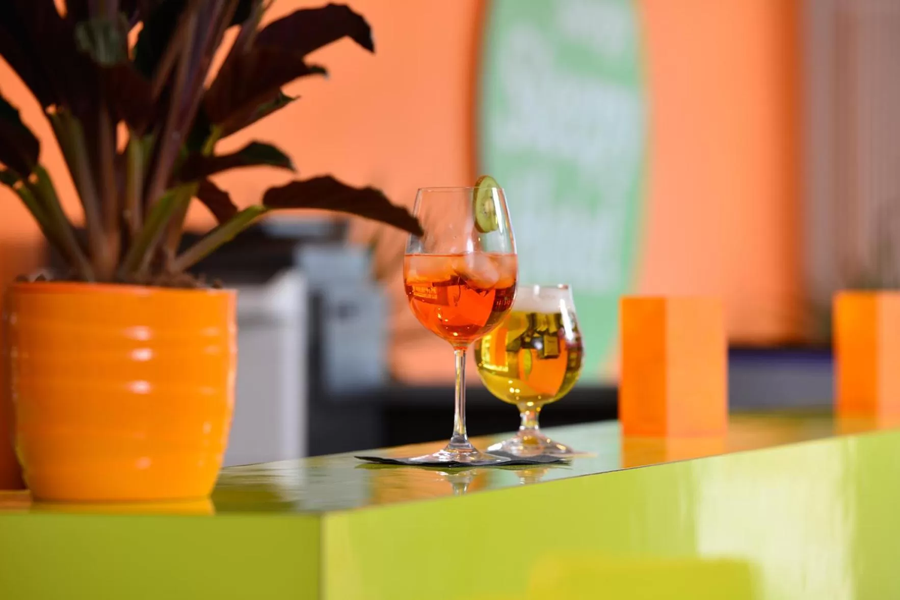 Lounge or bar in SleepySleepy Hotel Dillingen