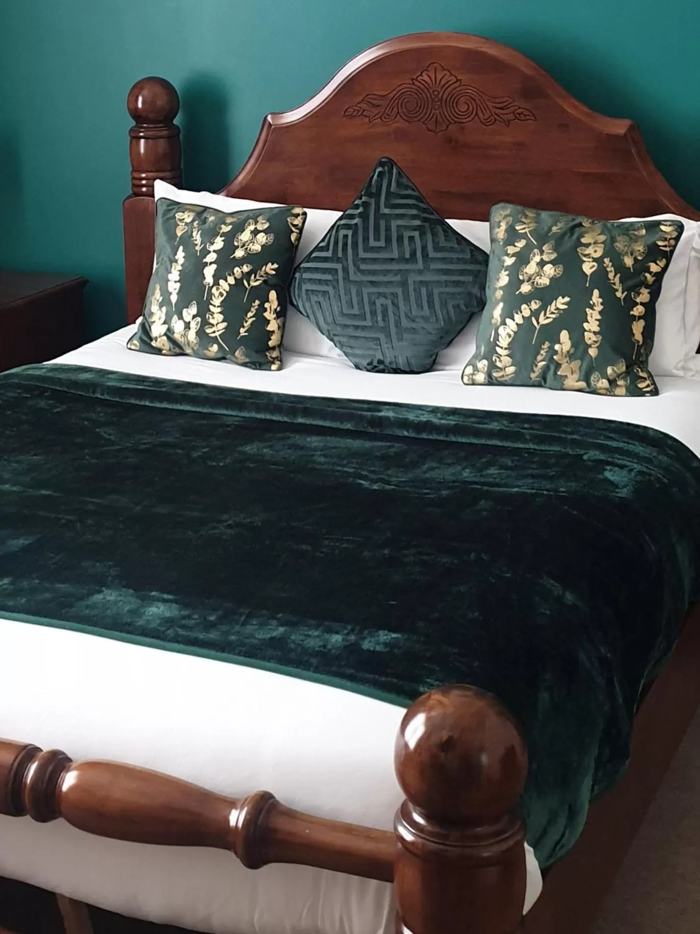 Bedroom, Bed in The Shakespeare Deluxe Hotel and Caribbean Restaurant Halifax