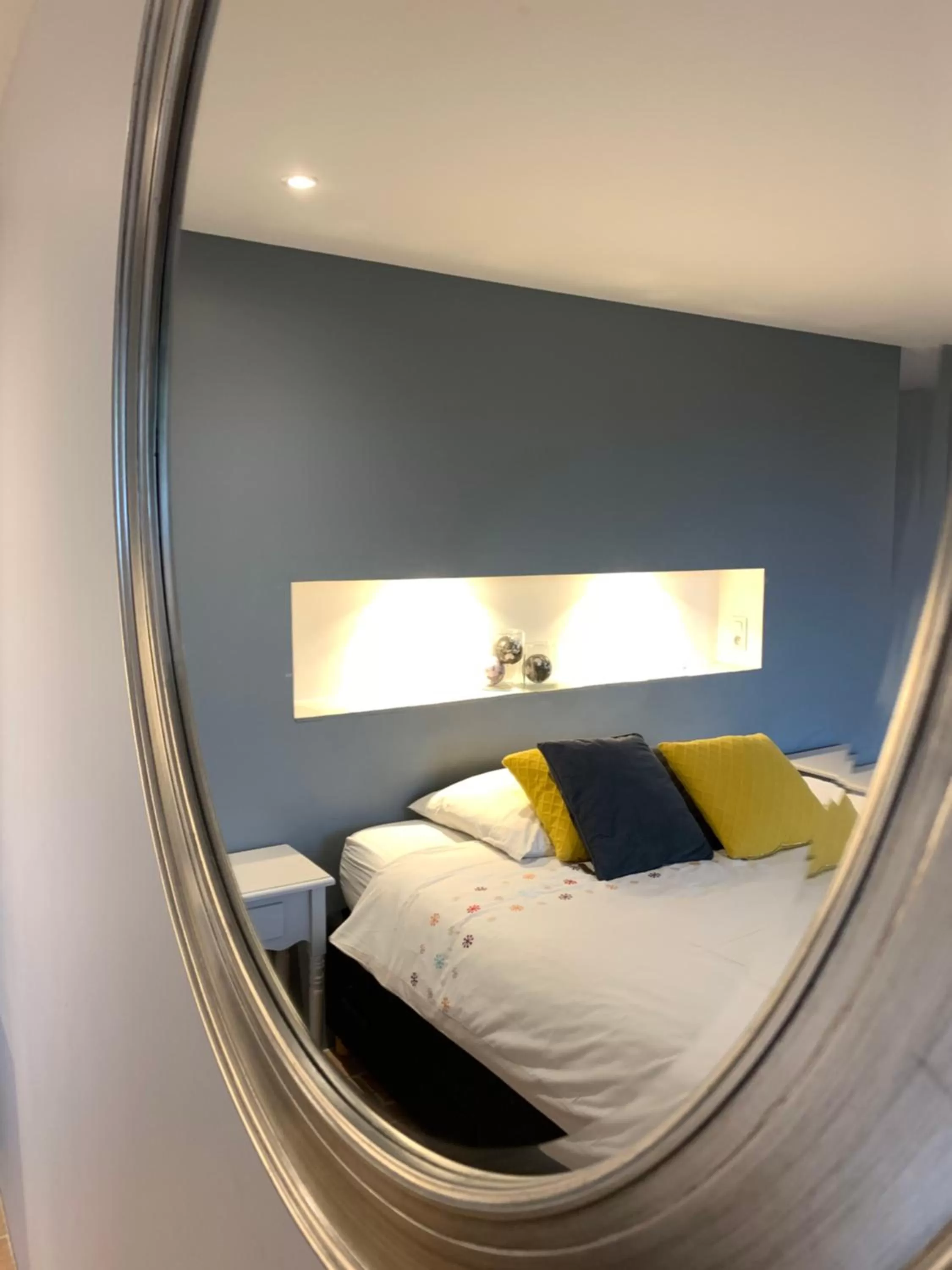 Bedroom, Bed in Le Bout Du Monde