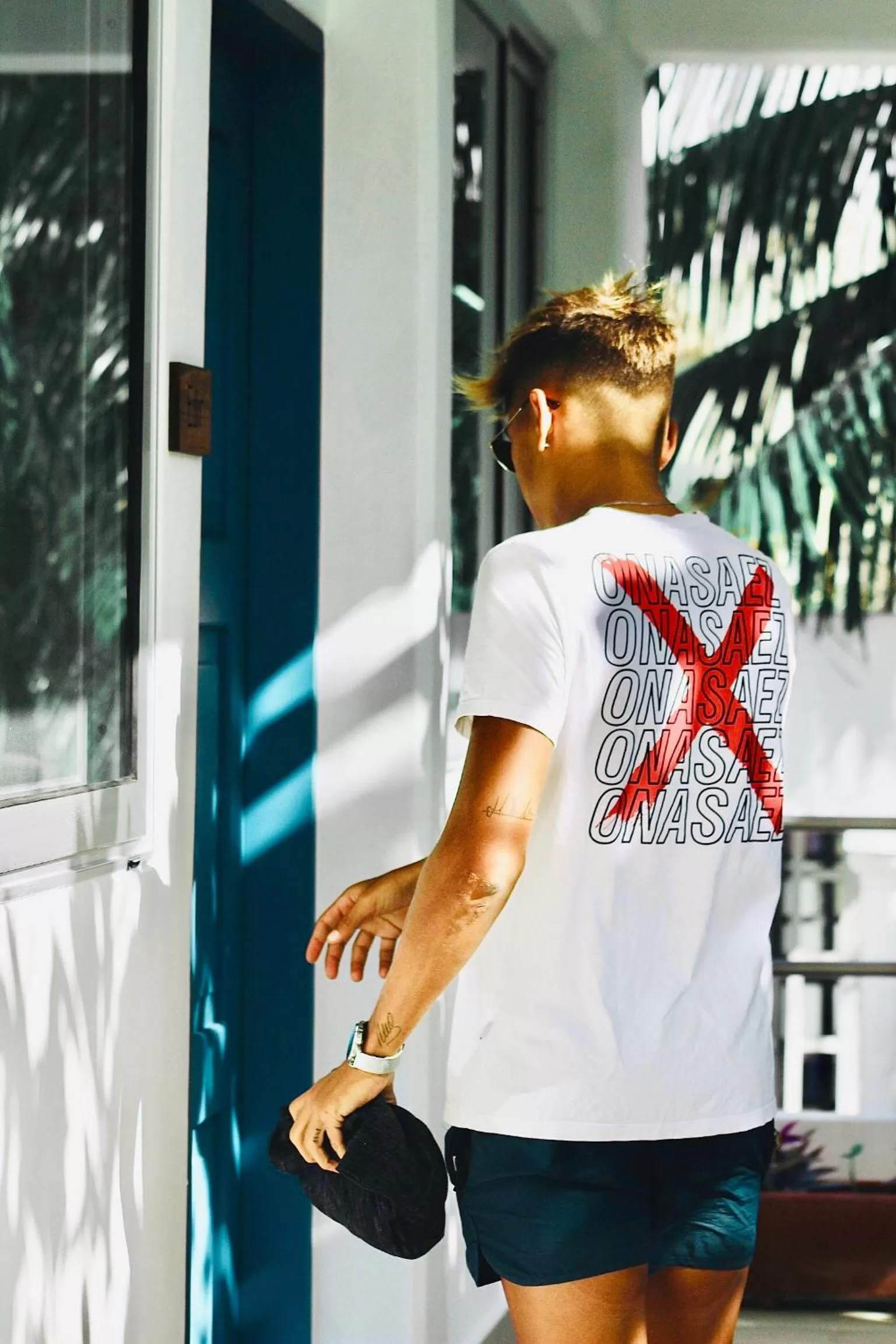 People in Albatros by Bedsfriends