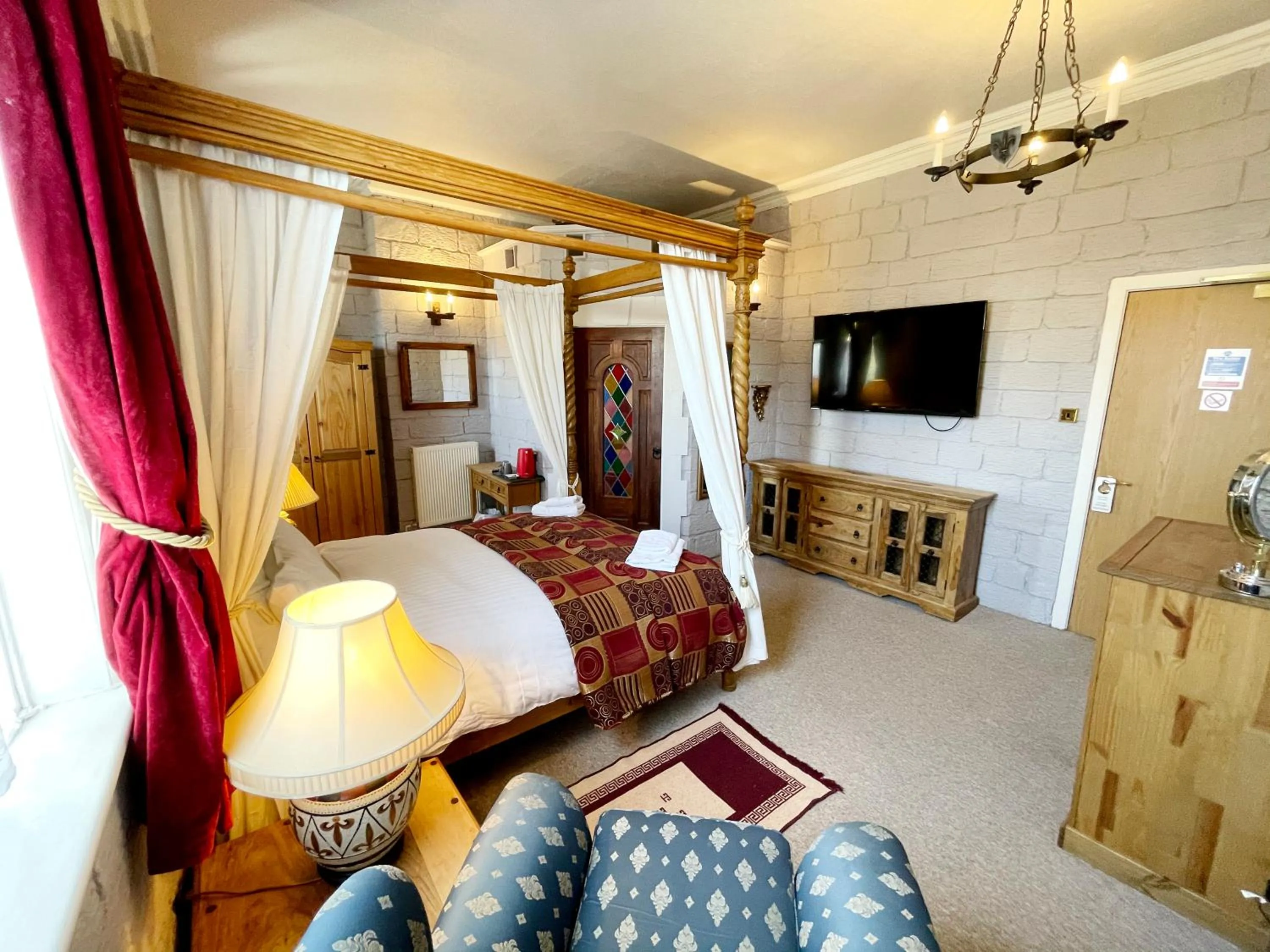 Bedroom, Bed in Dukes Folly Hotel