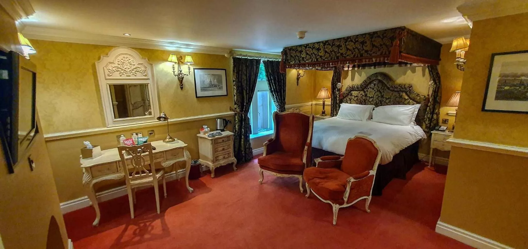 Bed in Lumley Castle Hotel