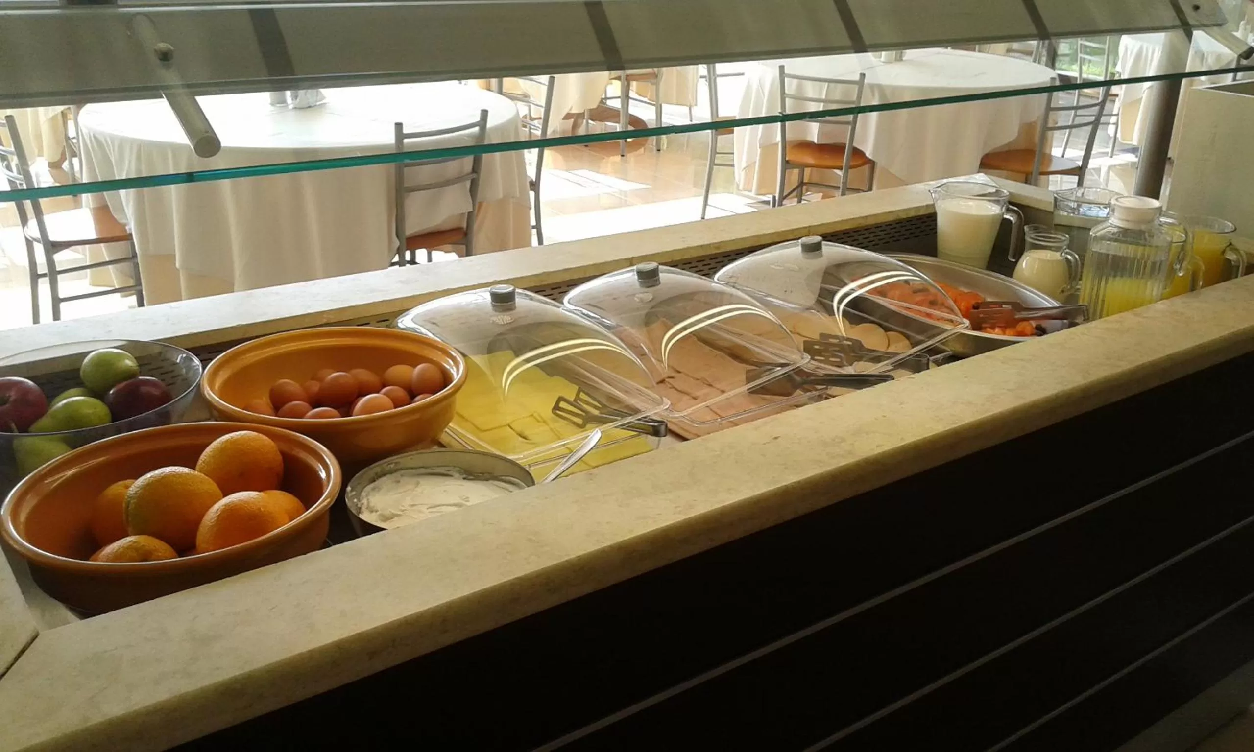 Buffet breakfast in Four Seasons Hotel