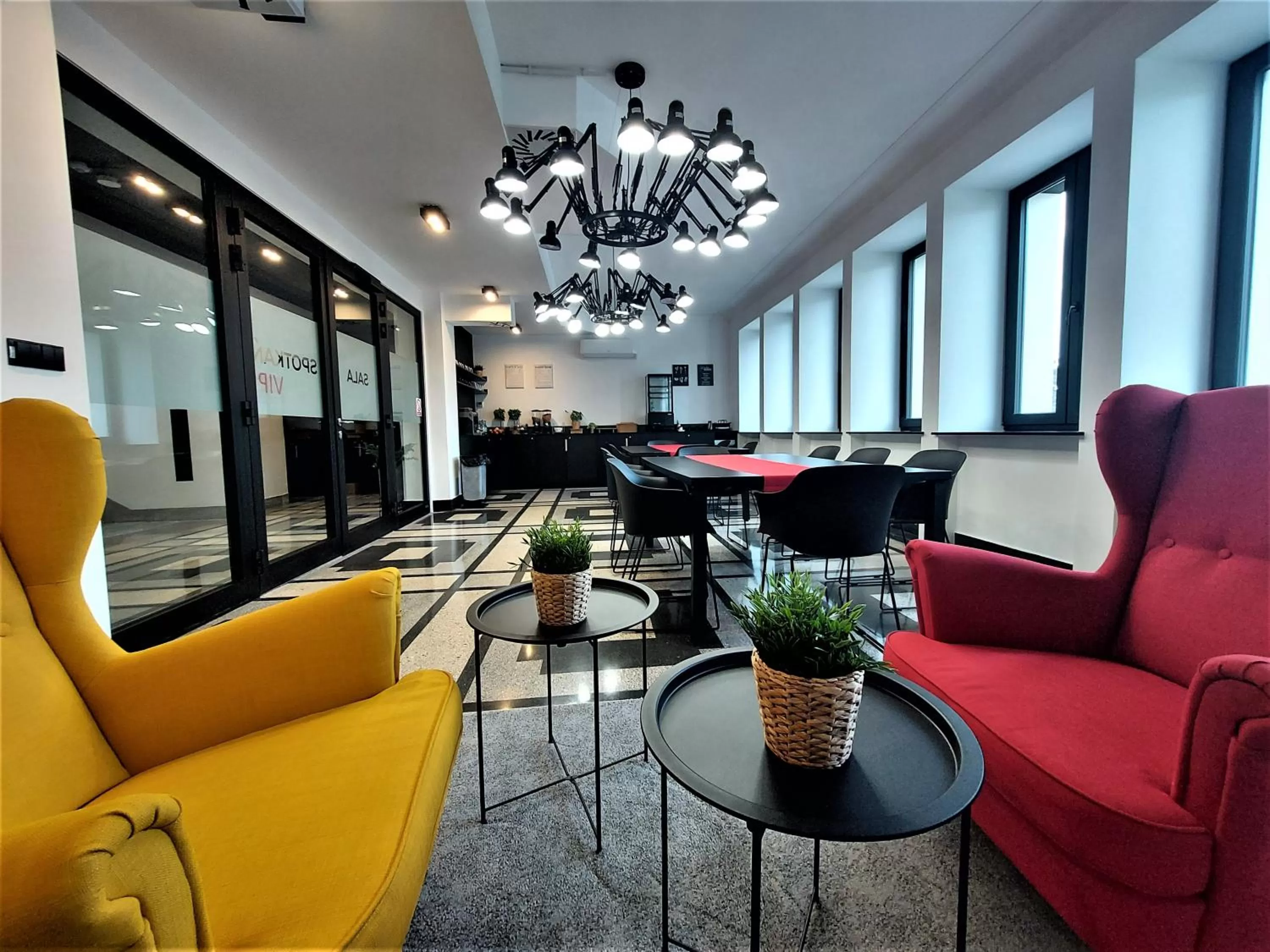 Lounge or bar in VANTA Business Center