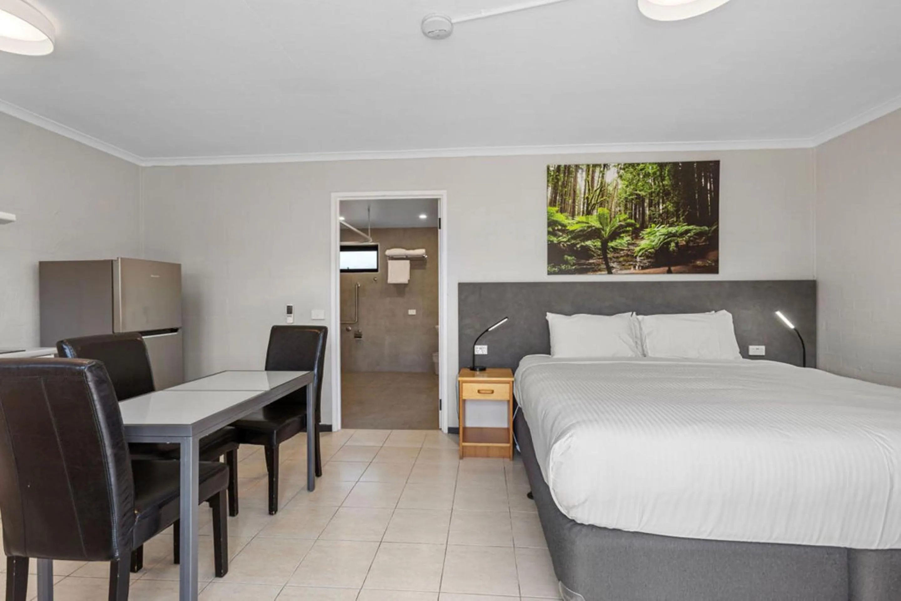 Dining area in Best Western Apollo Bay Motel