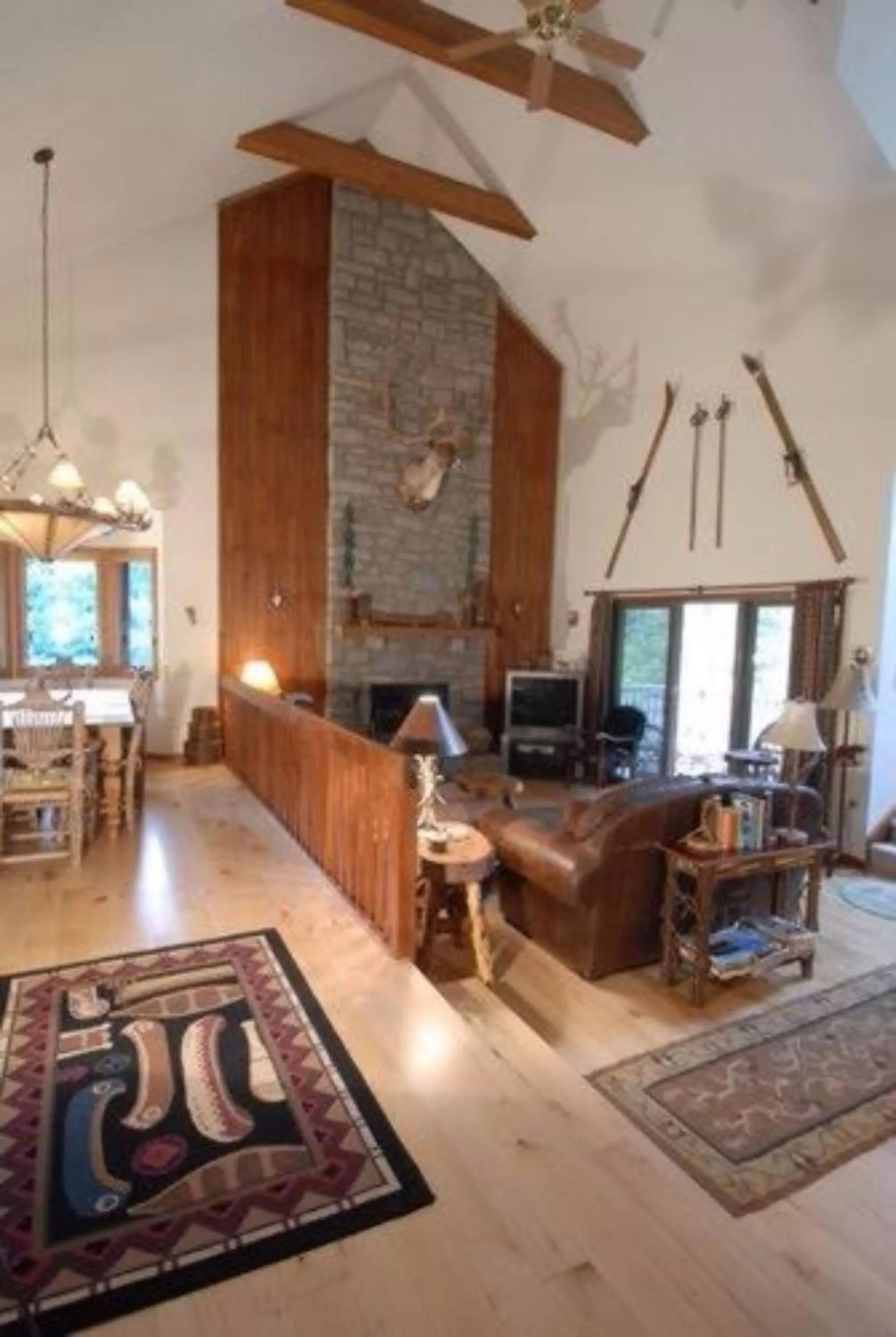 Living room, Lobby/Reception in Chetola Resort Condominiums