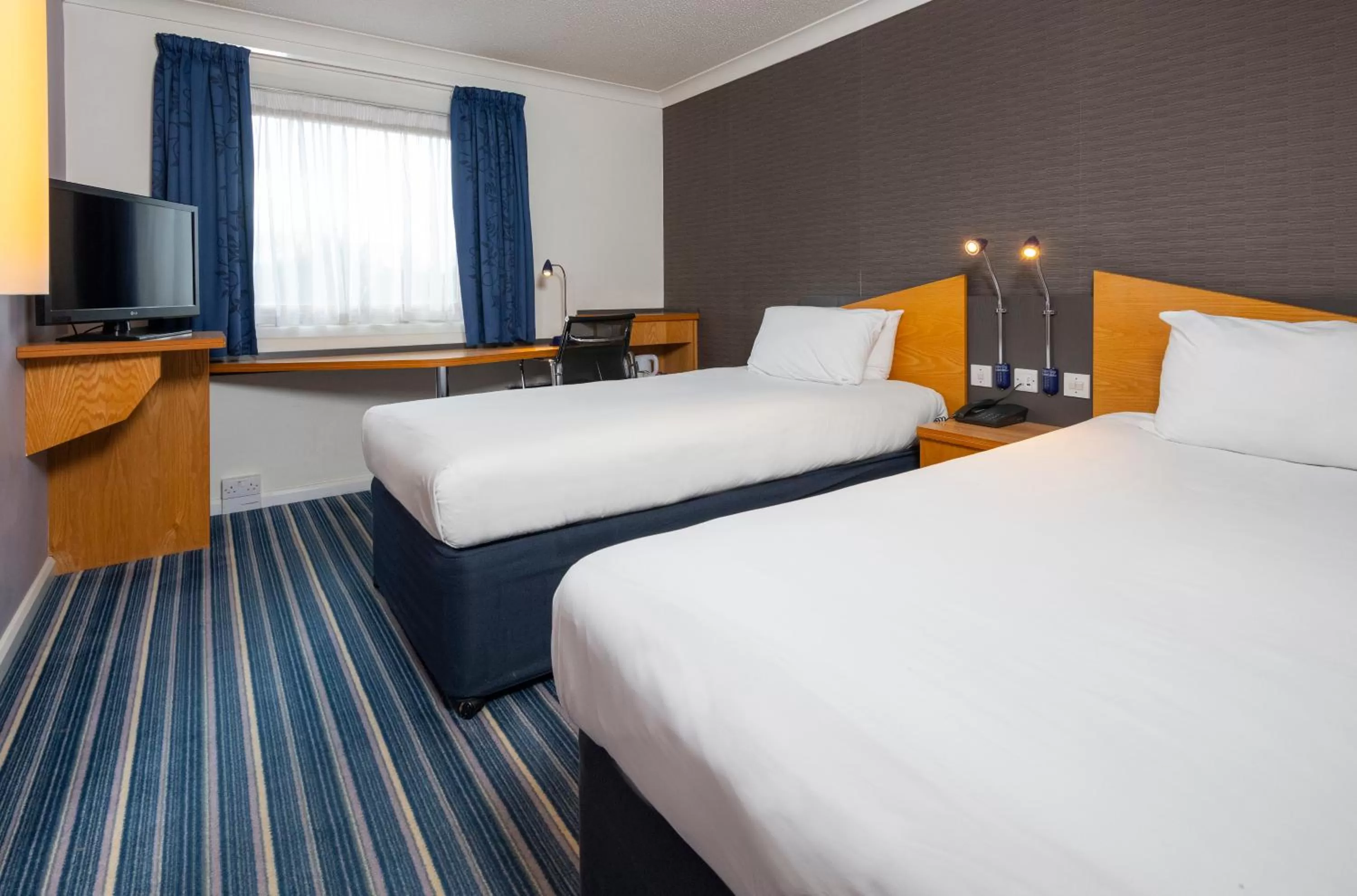 Bedroom, Bed in Holiday Inn Express Northampton - South by IHG