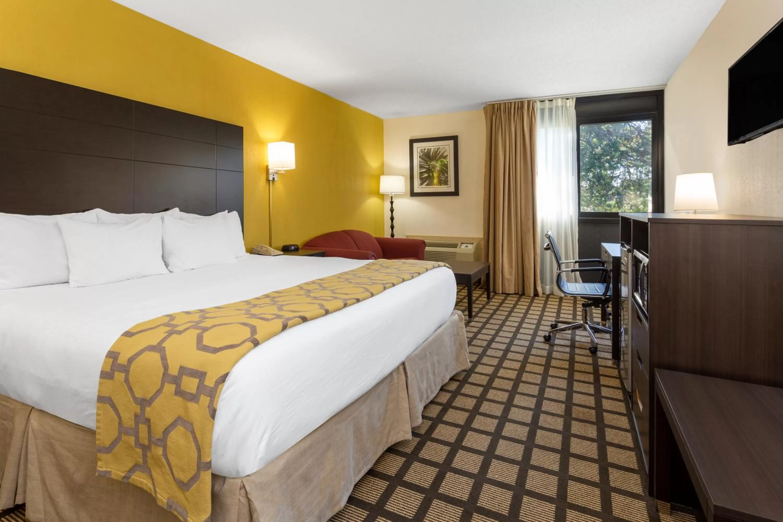 Bedroom, Bed in Baymont by Wyndham Queensbury/Lake George