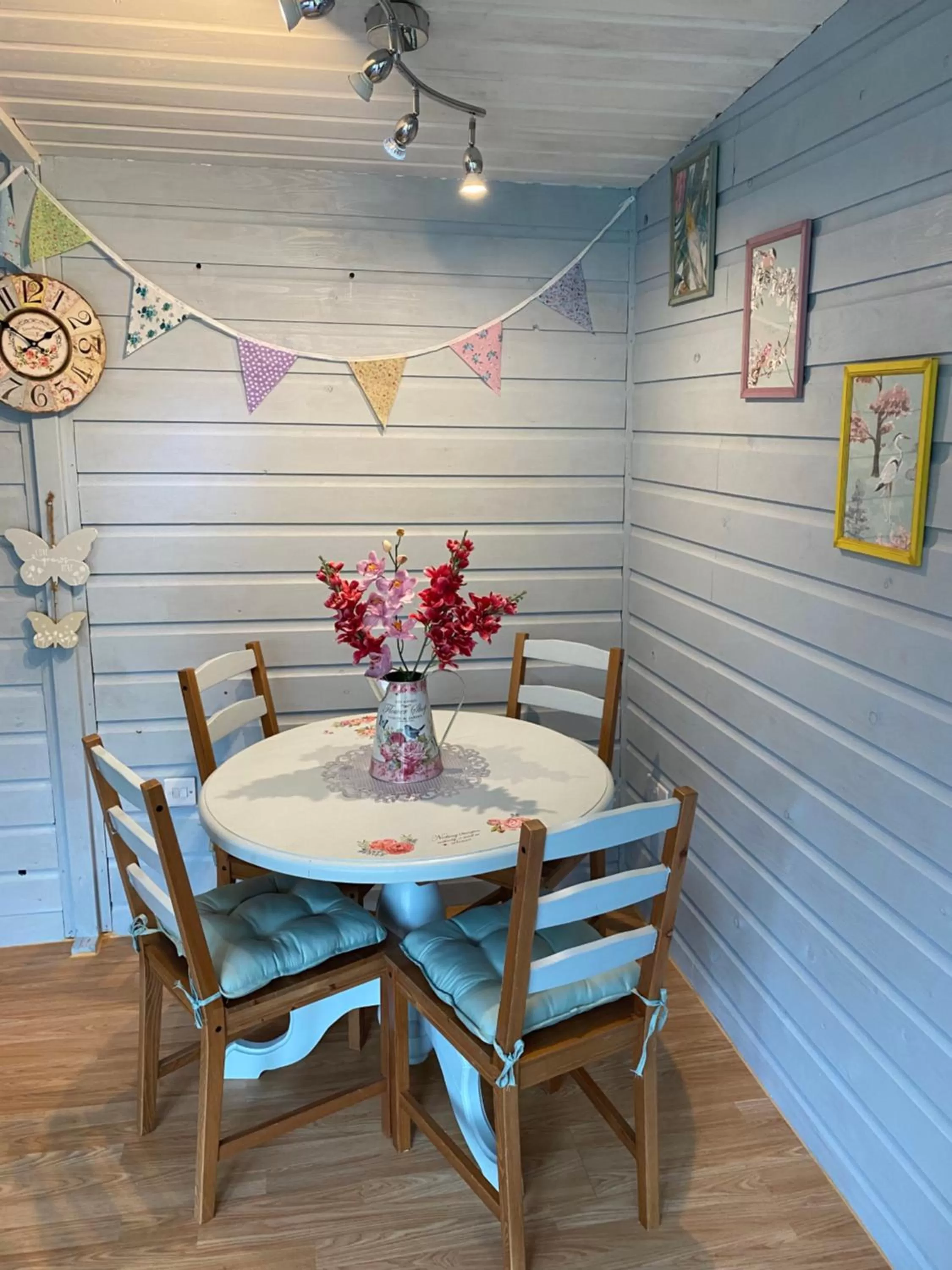 Evening entertainment, Dining Area in All Seasons Bed & Breakfast - Adults Only