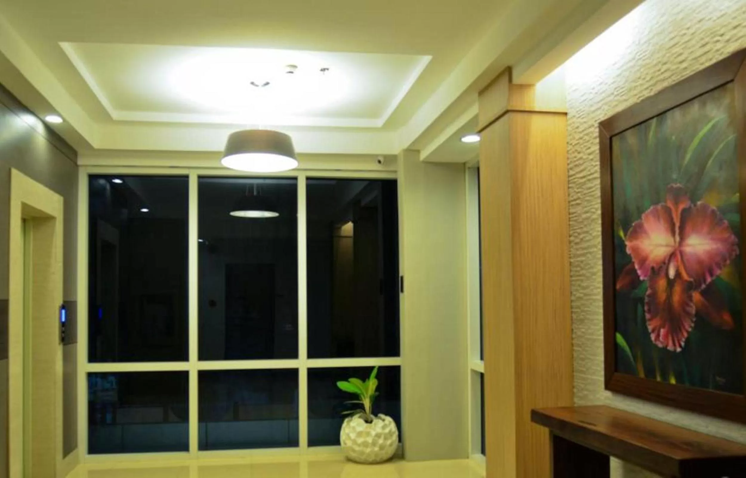 Decorative detail in D'Hotel & Suites