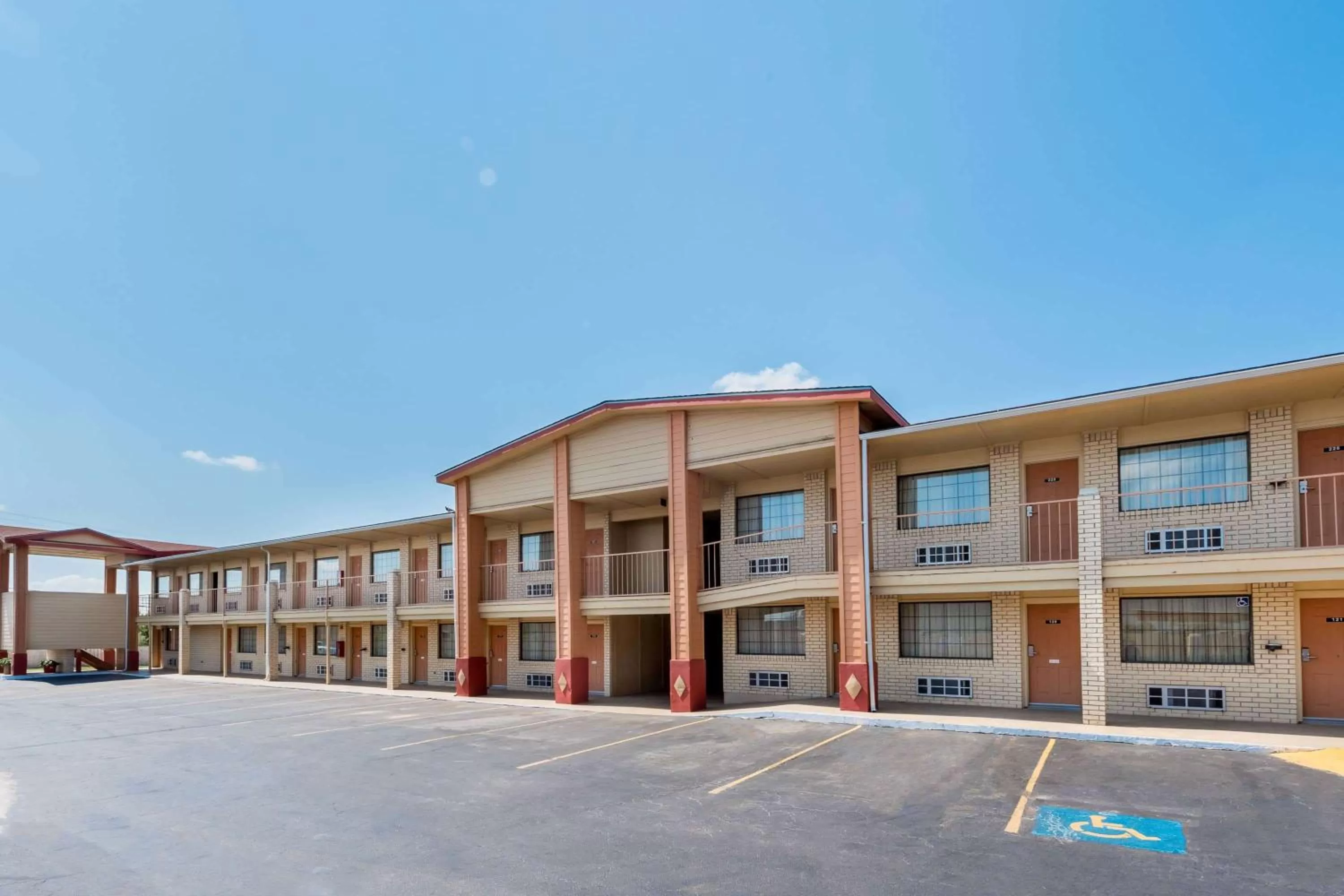 Property building in Super 8 by Wyndham Waco/Mall area TX