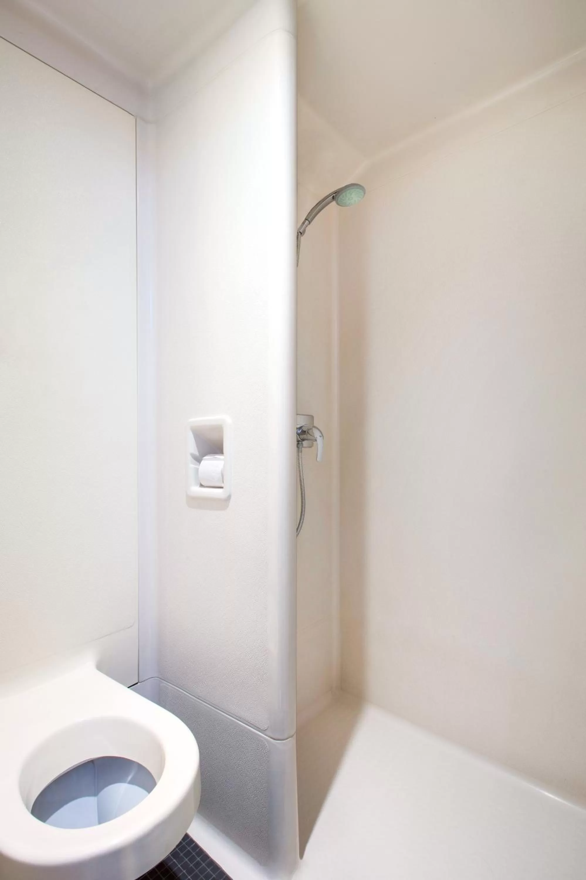 Shower in Hotel Ibis Budget Vichy