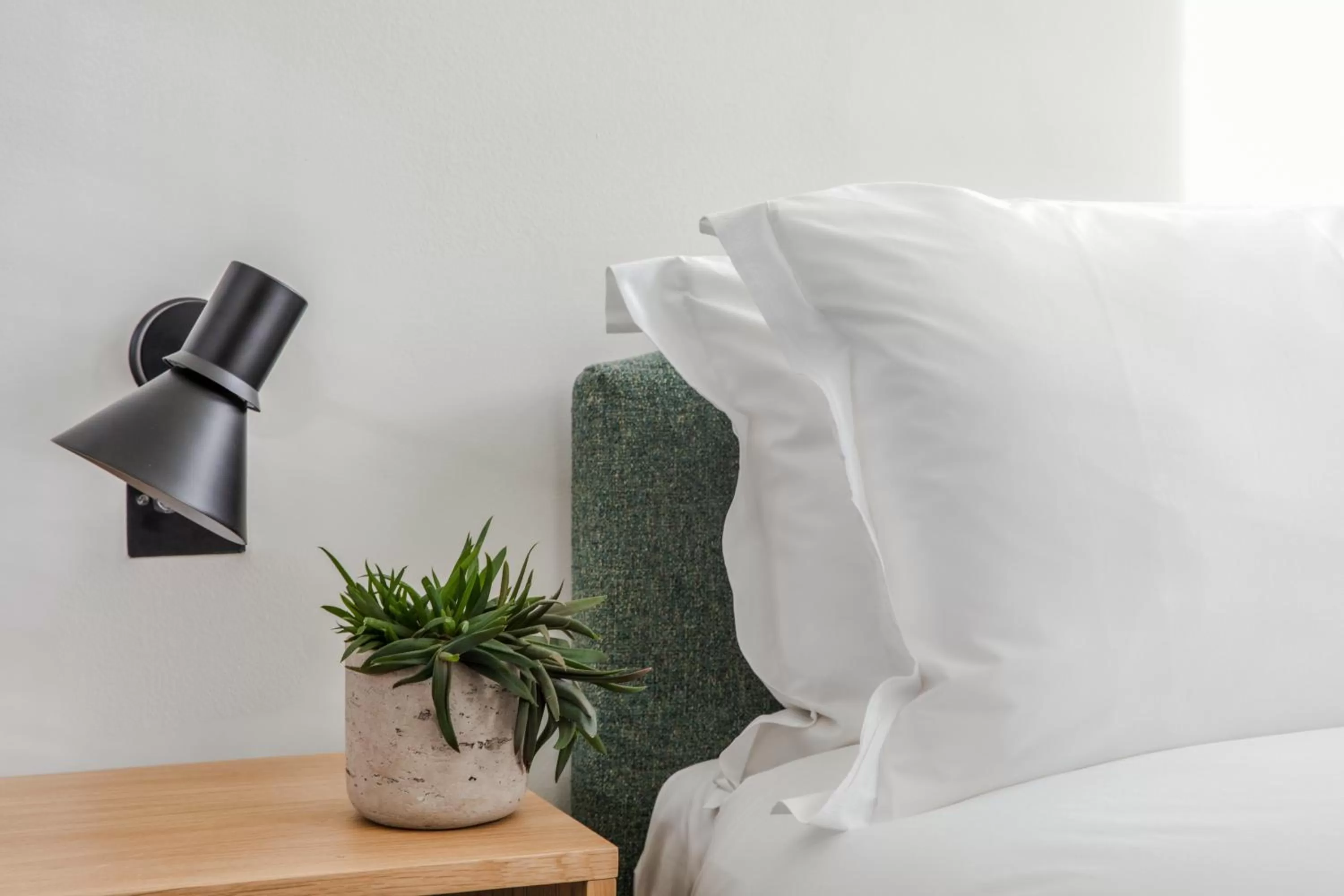 Bed in Bedford Corner Hotel