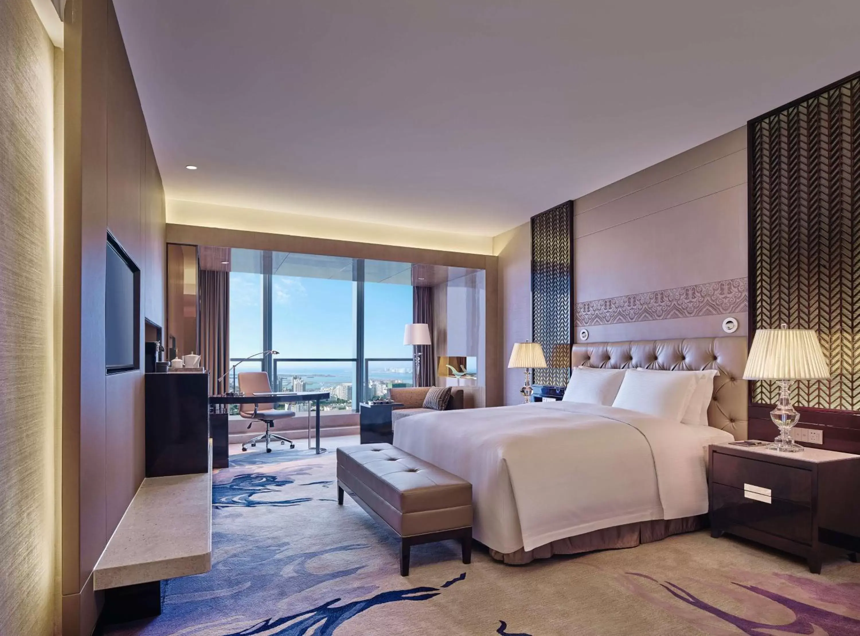 Ocean View Executive King Room with Lounge Access in Hilton Haikou Ocean View Executive King Room with Lounge Access in Hilton Haikou