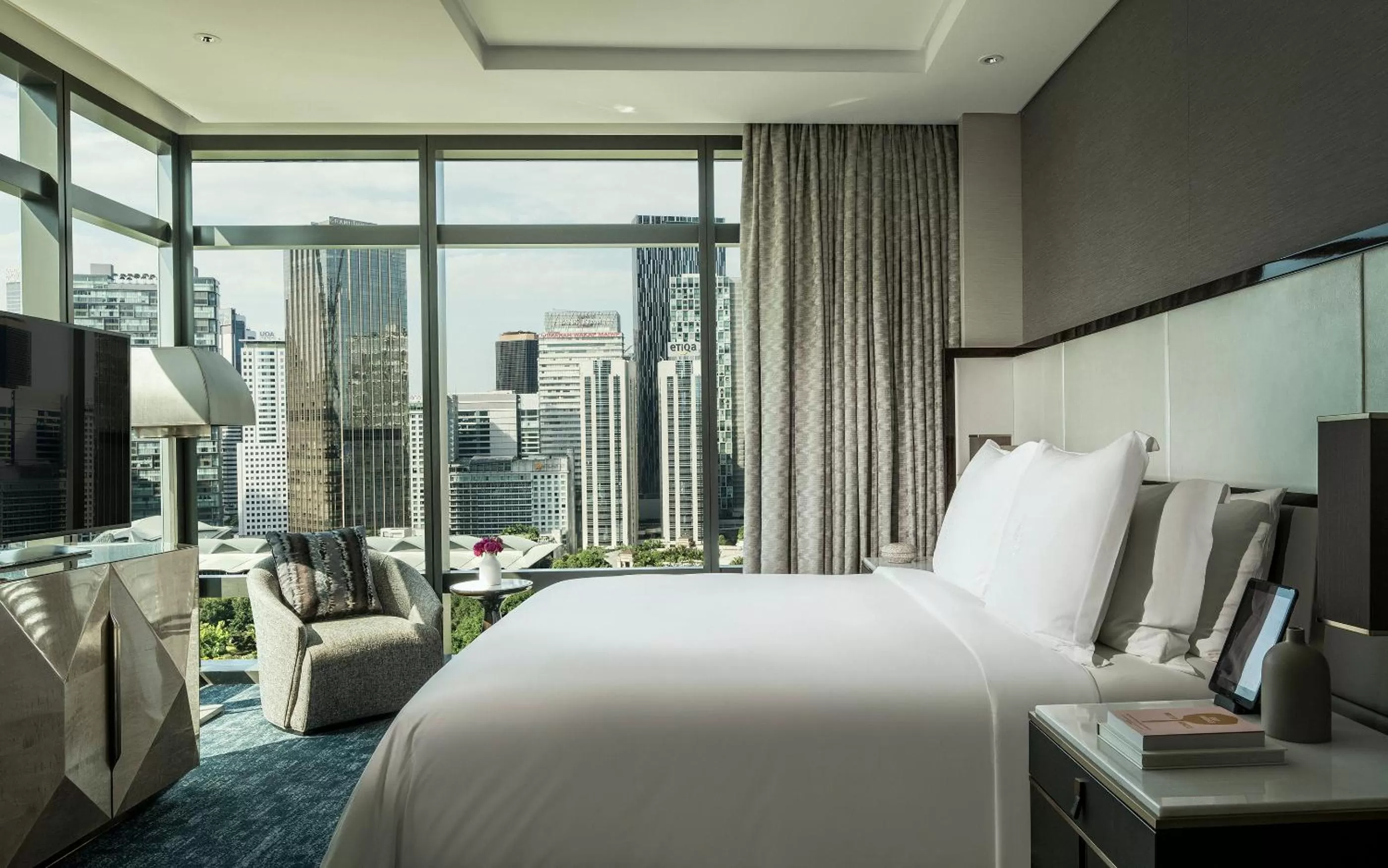 Bedroom, Bed in Four Seasons Hotel Kuala Lumpur