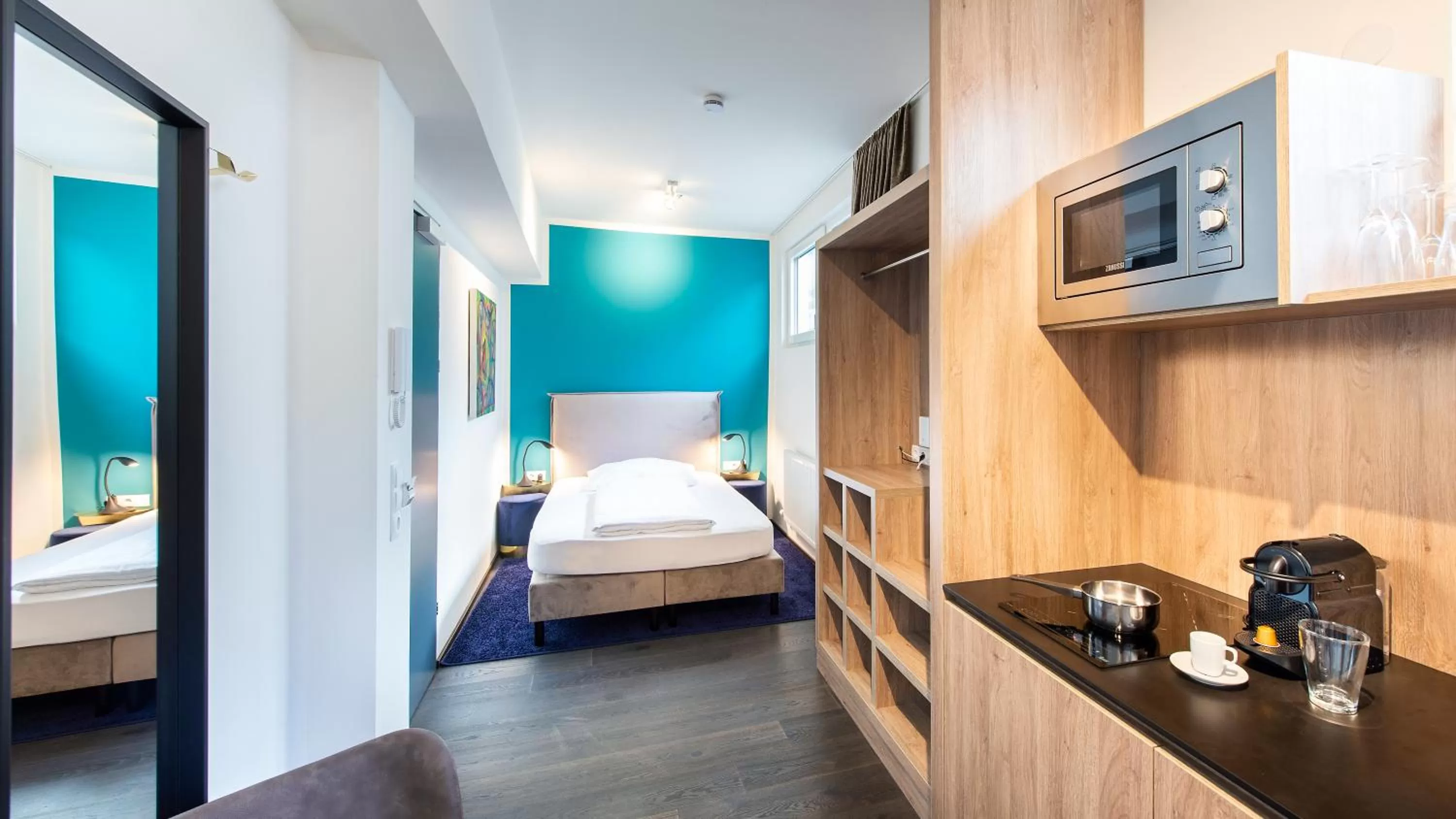 Photo of the whole room, Bed in Blackhome Innsbruck Boutique I contactless check-in