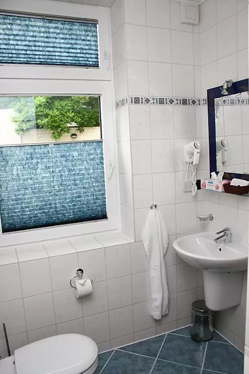 Bathroom in Hotel Stadt Reinfeld