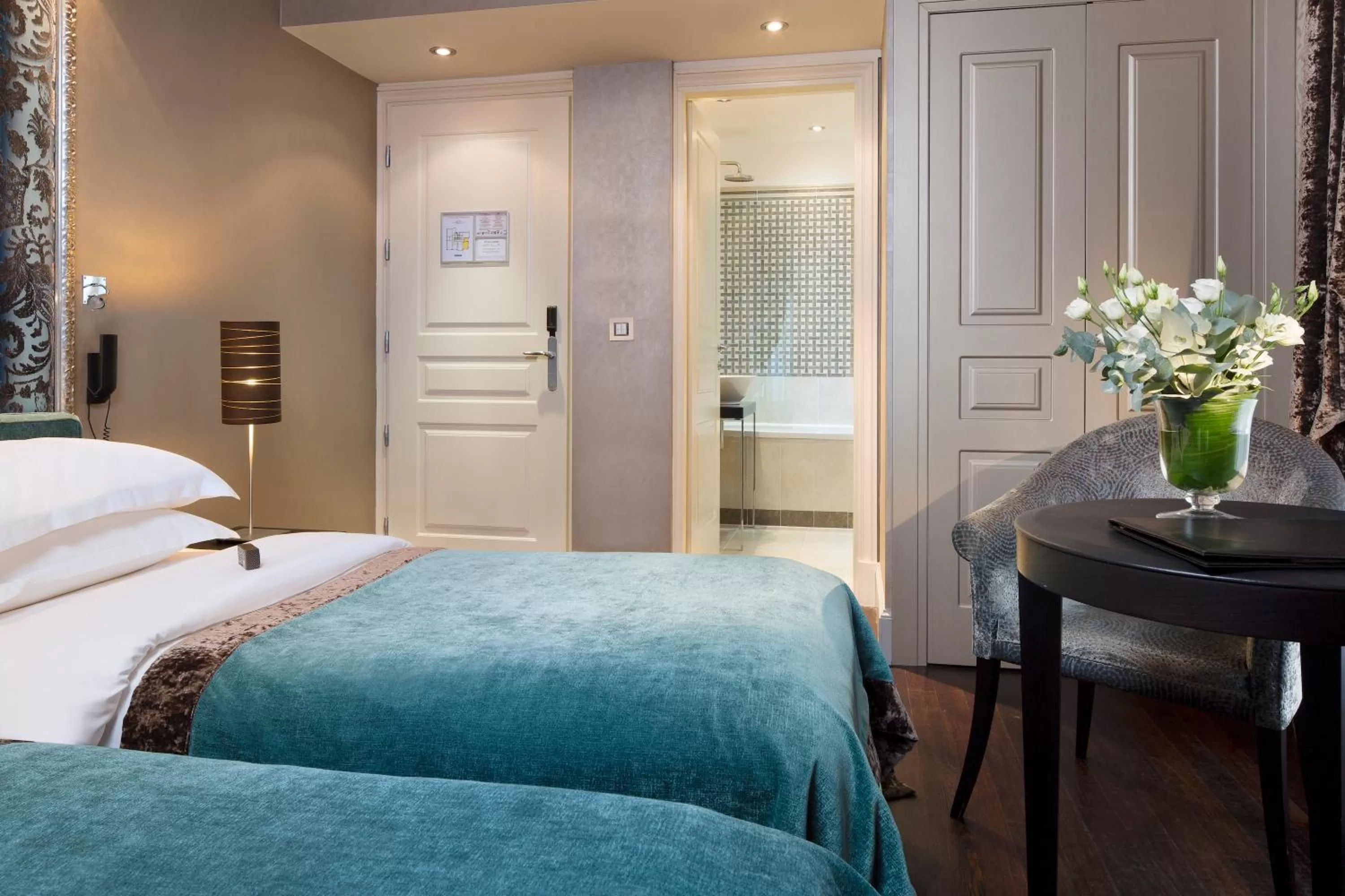 Bed in Hotel Ares Eiffel