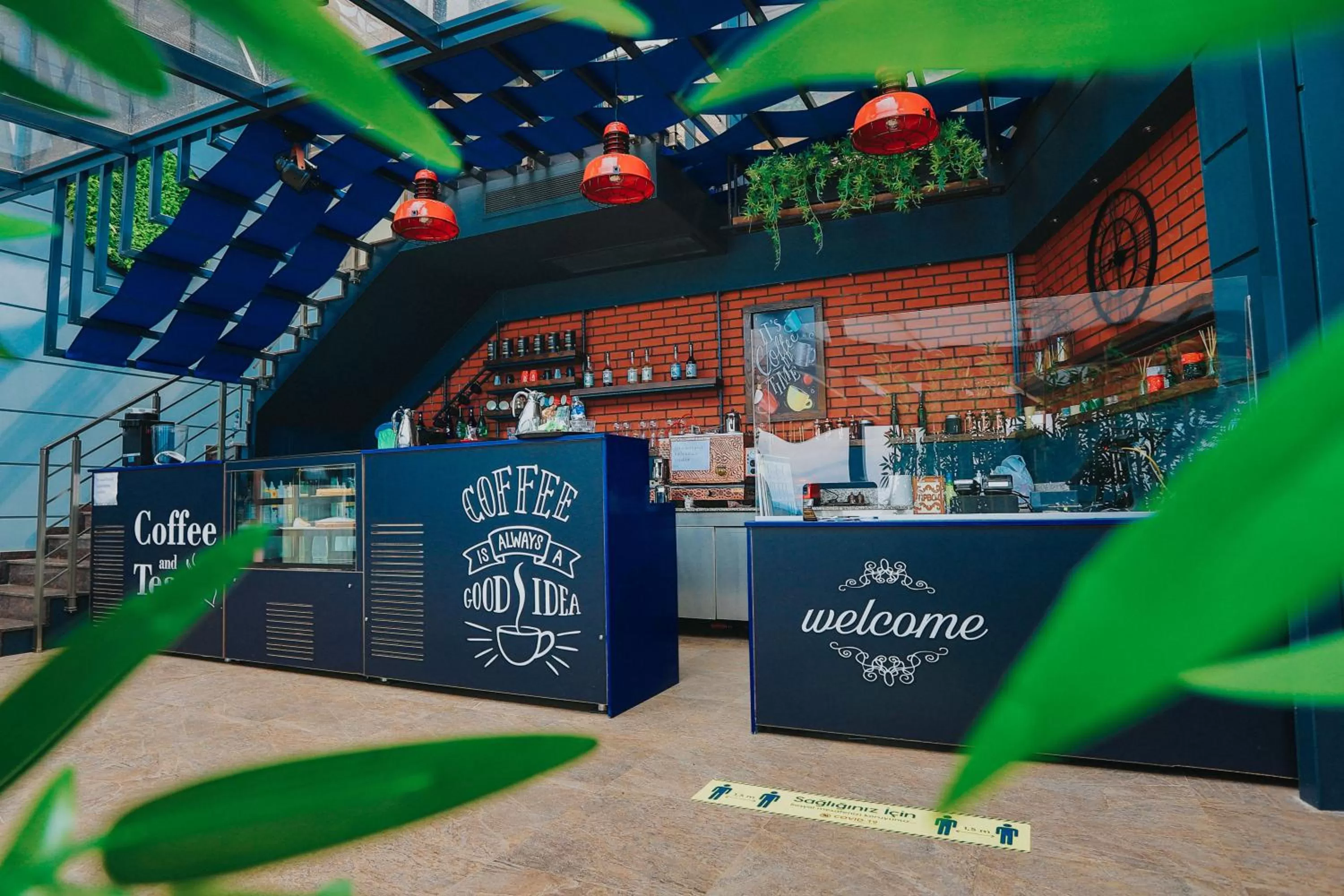 Restaurant/places to eat in Peerless Villas Hotel