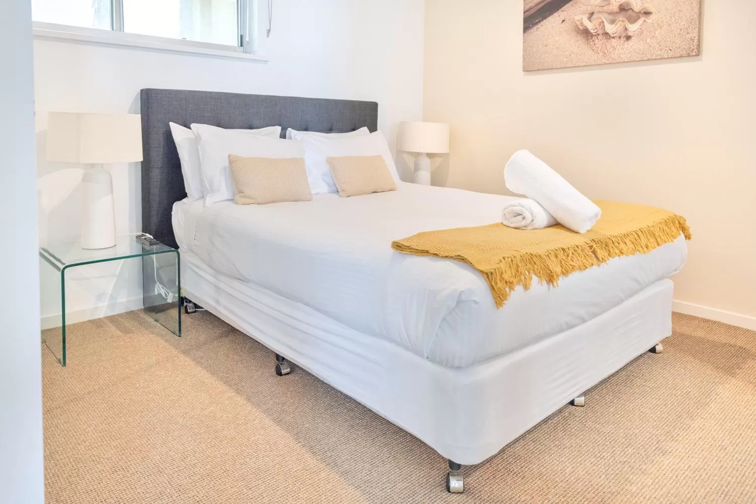 Bedroom, Bed in Grandview Apartments